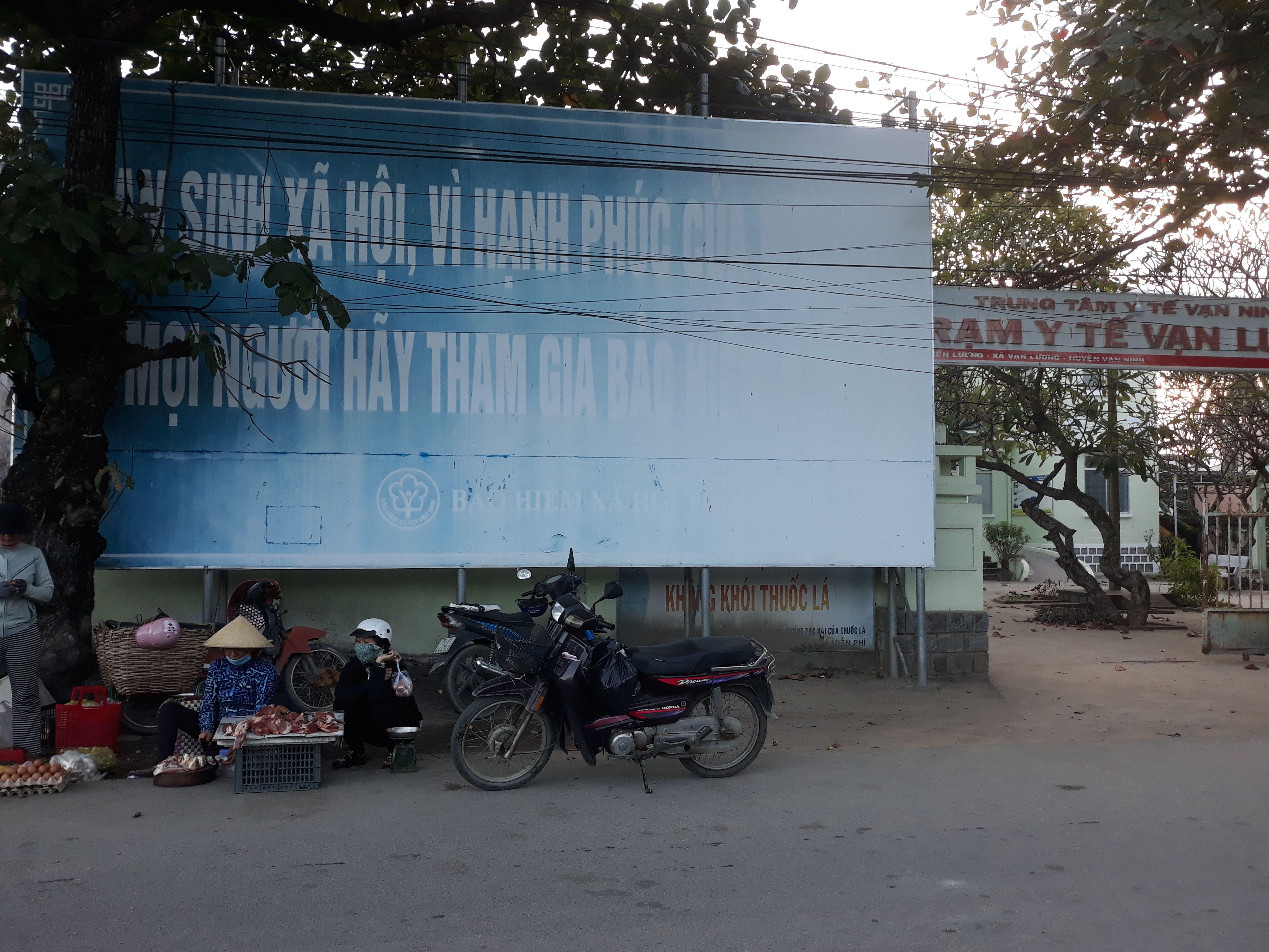 Cần thay mới pa nô tuyên truyền