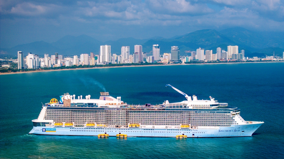Nha Trang bustling to welcome cruise tourists