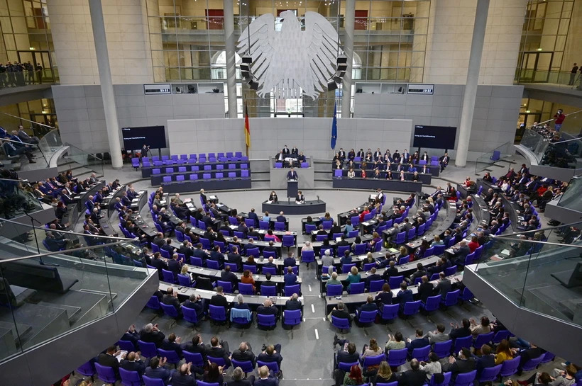 Toàn cảnh một phiên họp Quốc hội Đức tại thủ đô Berlin. (Ảnh: AFP/TTXVN)
