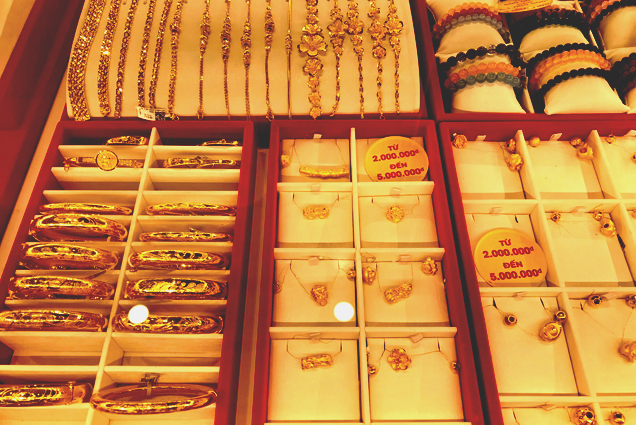 Giá vàng miếng SJC neo ở mức cao