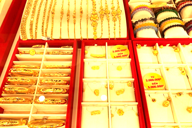 Giá vàng tăng tiếp 200.000 đồng mỗi lượng