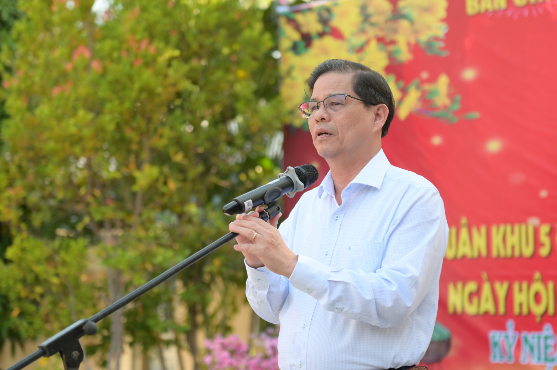 Đồng chí Nguyễn Tấn Tuân phát biểu tại ngày hội.