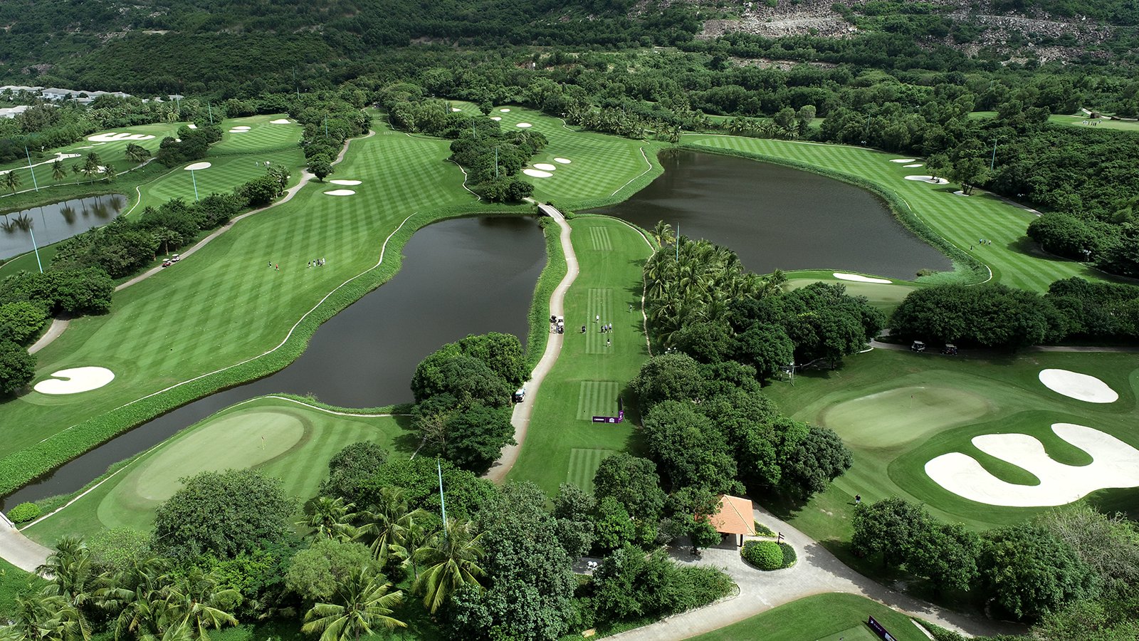 Cảnh đẹp của sân golf Vinpearl Nha Trang.