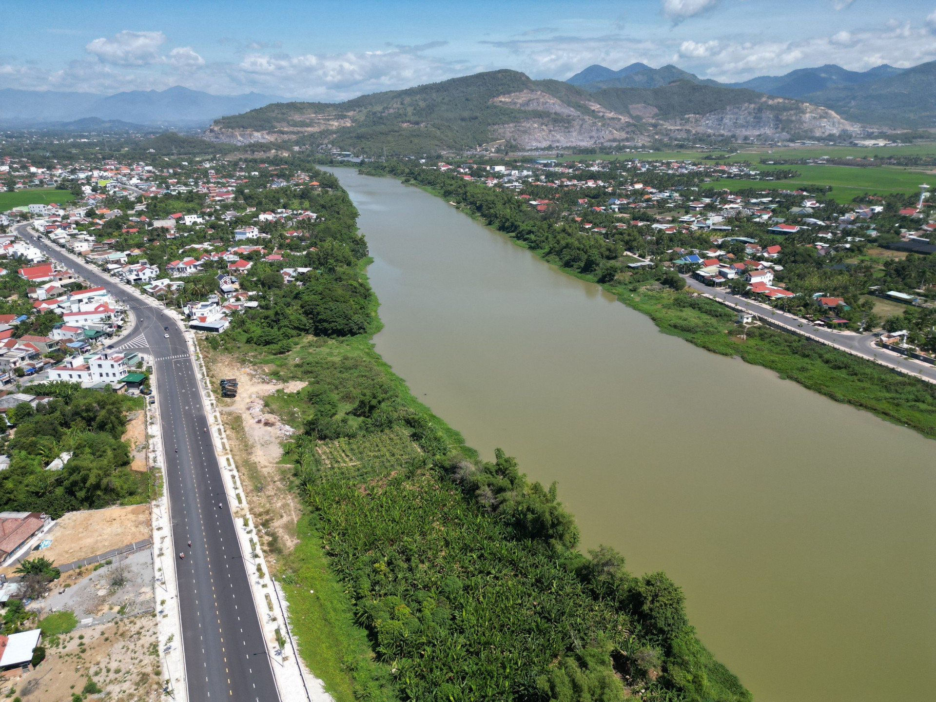 Tỉnh lộ 2 do Sở Giao thông vận tải làm chủ đầu tư đã hoàn thành và đưa vào khai thác từ năm 2023.