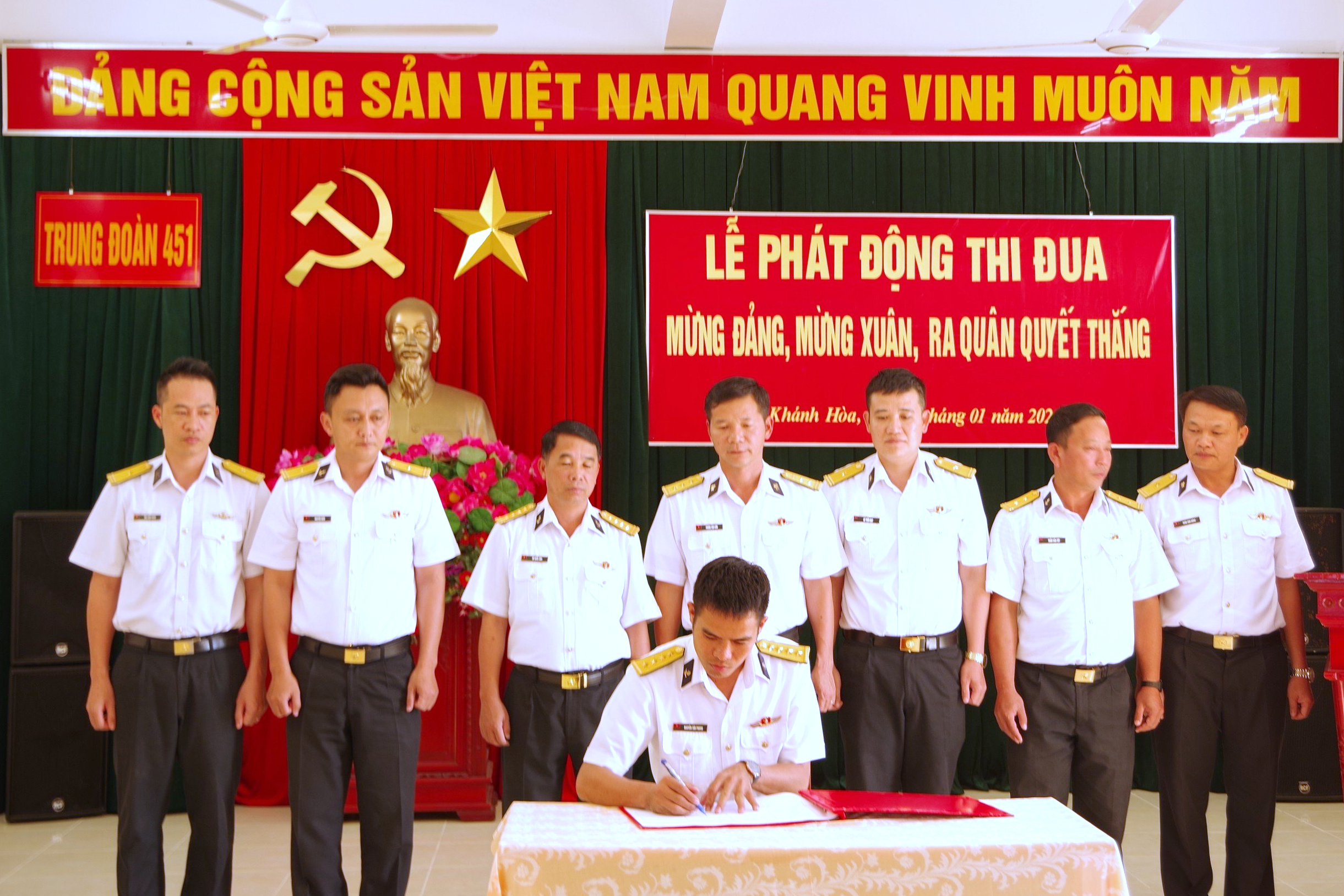 Trung đoàn 451 phát động thi đua cao điểm “Mừng Đảng, mừng Xuân, ra quân Quyết thắng”