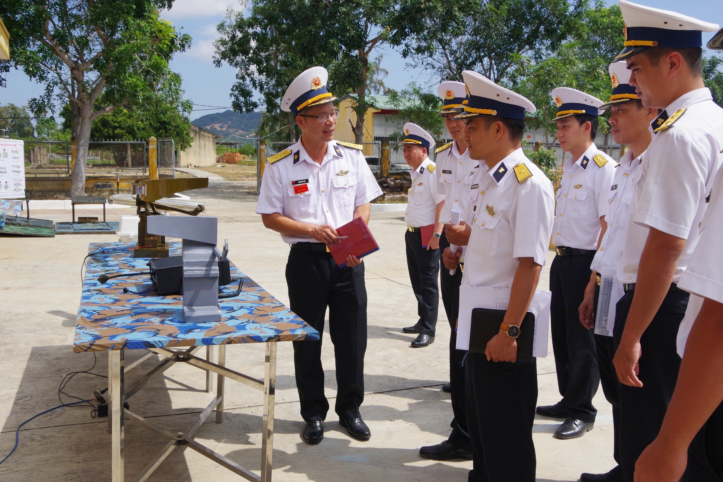 Trung đoàn 451 tổ chức Hội thi mô hình học cụ huấn luyện năm 2024