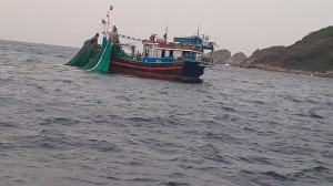 Khánh Hòa: 2 thuyền trưởng bị xử phạt nặng vì đánh bắt thủy sản trong vùng cấm tại Hòn Mun  