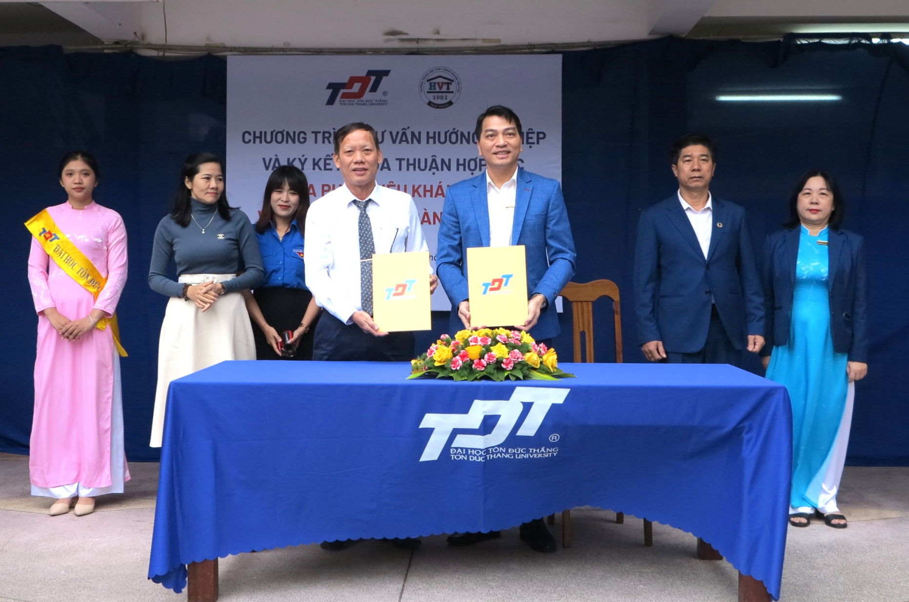 Trường Đại học Tôn Đức Thắng và Trường THPT Hoàng Văn Thụ ký kết hợp tác