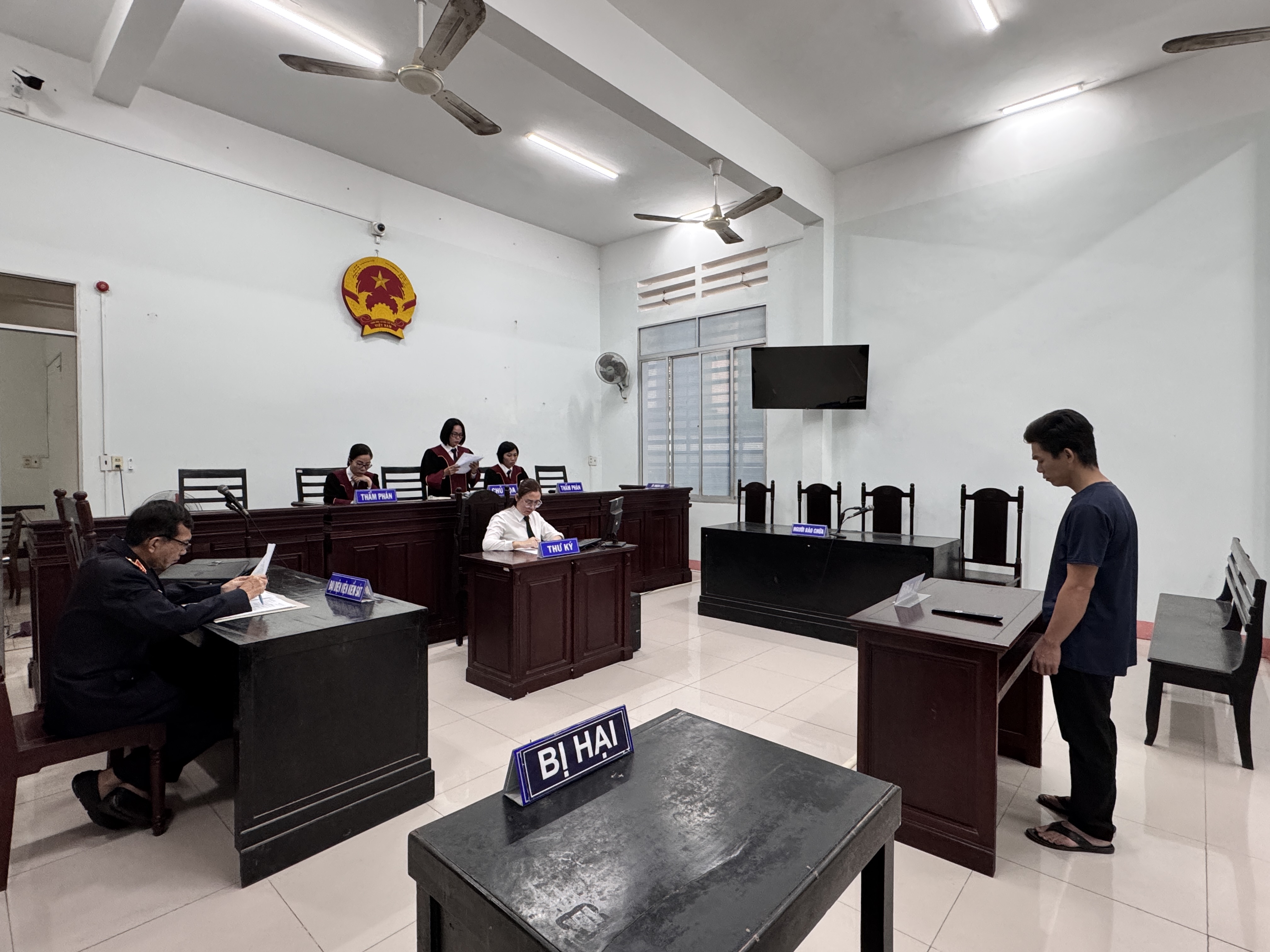 Lãnh 2 năm tù vì vi phạm luật giao thông