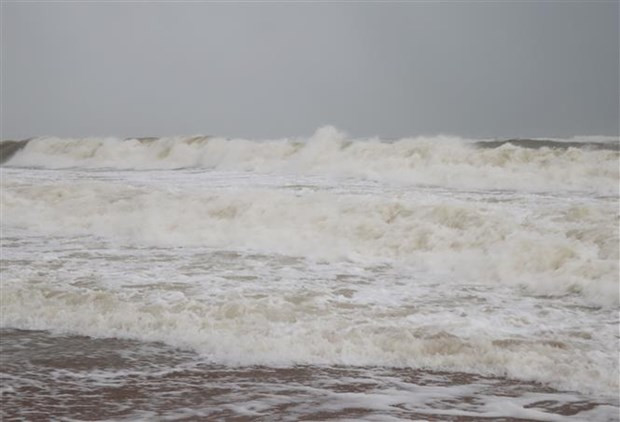 Thời tiết đêm 7/1: Nhiều vùng biển động, gió mạnh cấp 6