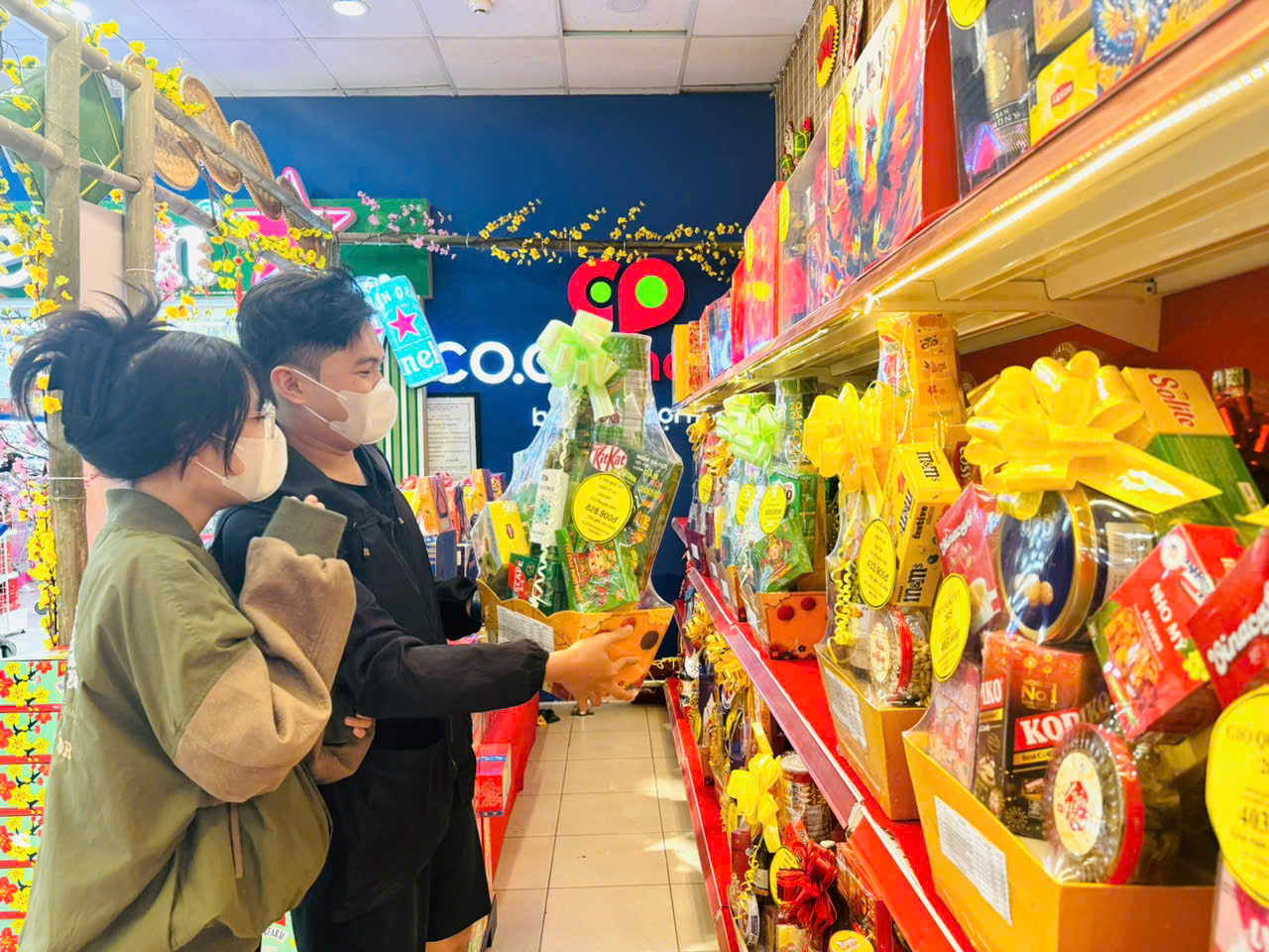 Thị trường giỏ quà Tết: Nhộn nhịp vào mùa