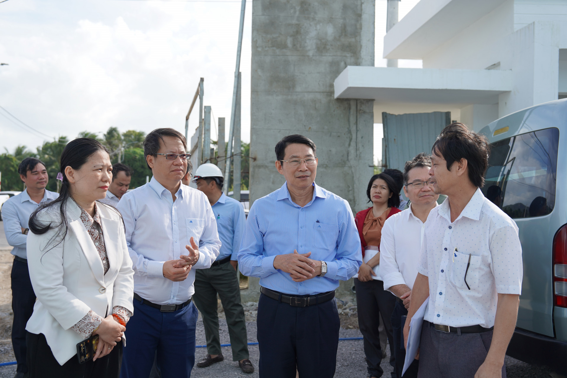 Ông Đinh Văn Thiệu – Phó Chủ tịch UBND tỉnh Khánh Hòa đi kiểm tra tiến độ dự án Trung tâm Ứng dụng Tiến bộ Khoa học và Công nghệ Khánh Hòa 