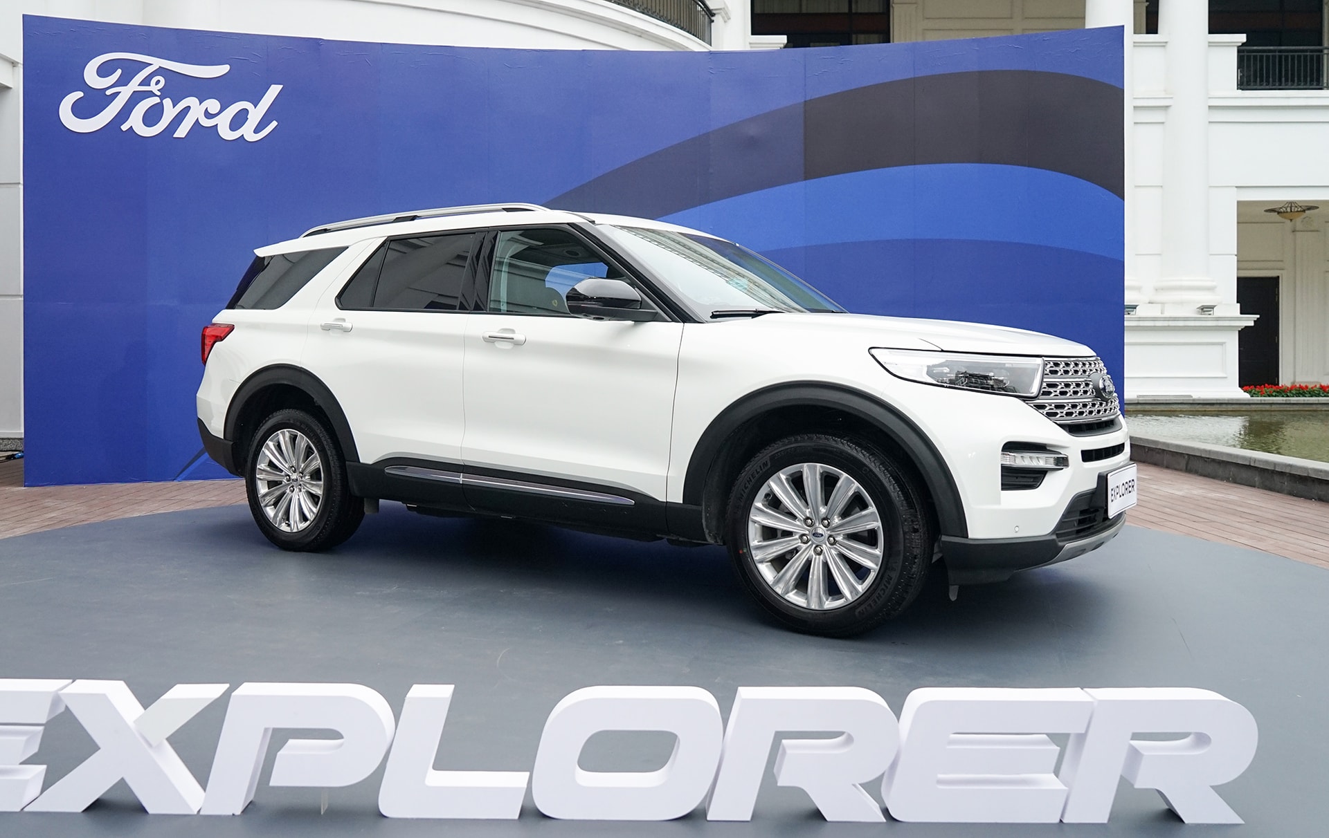 Explorer - mẫu SUV chính hãng lớn nhất của Ford tại Việt Nam -- sẽ sớm bước sang thế hệ mới. 