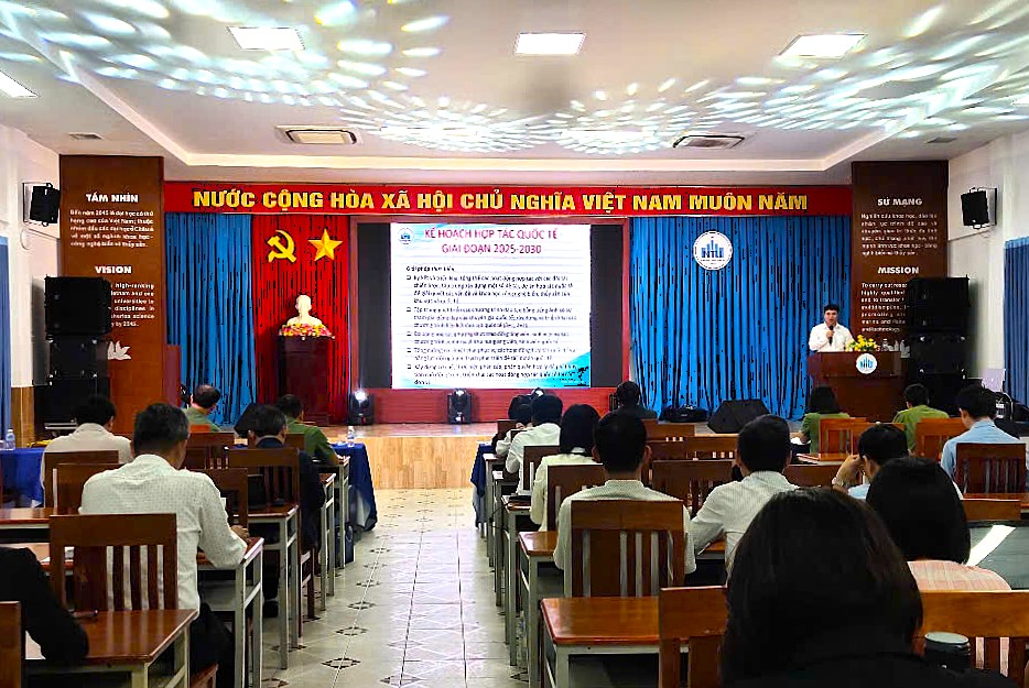 Trường Đại học Nha Trang: Tổ chức hội nghị công tác hợp tác quốc tế năm học 2024 - 2025