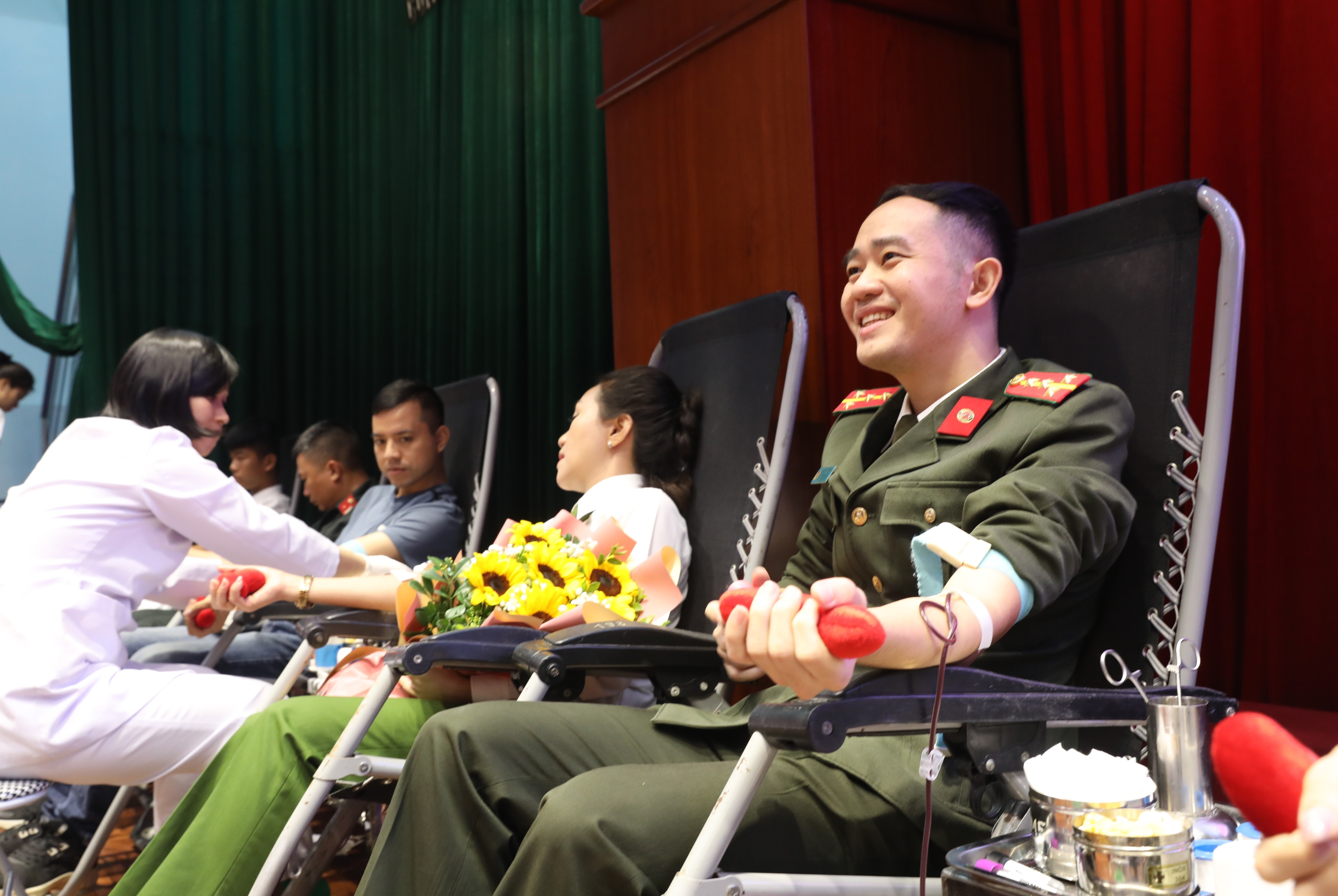 Nâng cao năng lực lãnh đạo, sức chiến đấu của tổ chức cơ sở đảng, đảng viên trong Công an nhân dân đáp ứng yêu cầu, nhiệm vụ trong tình hình mới