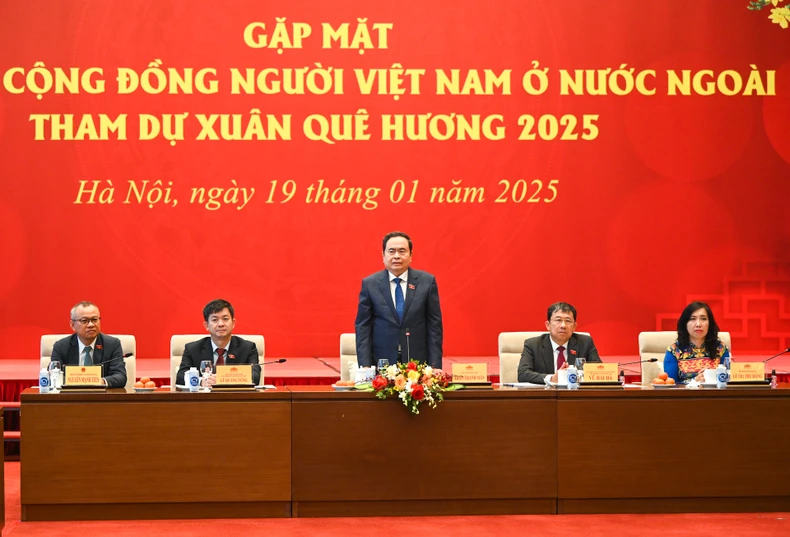 Chủ tịch Quốc hội Trần Thanh Mẫn phát biểu tại cuộc gặp mặt.