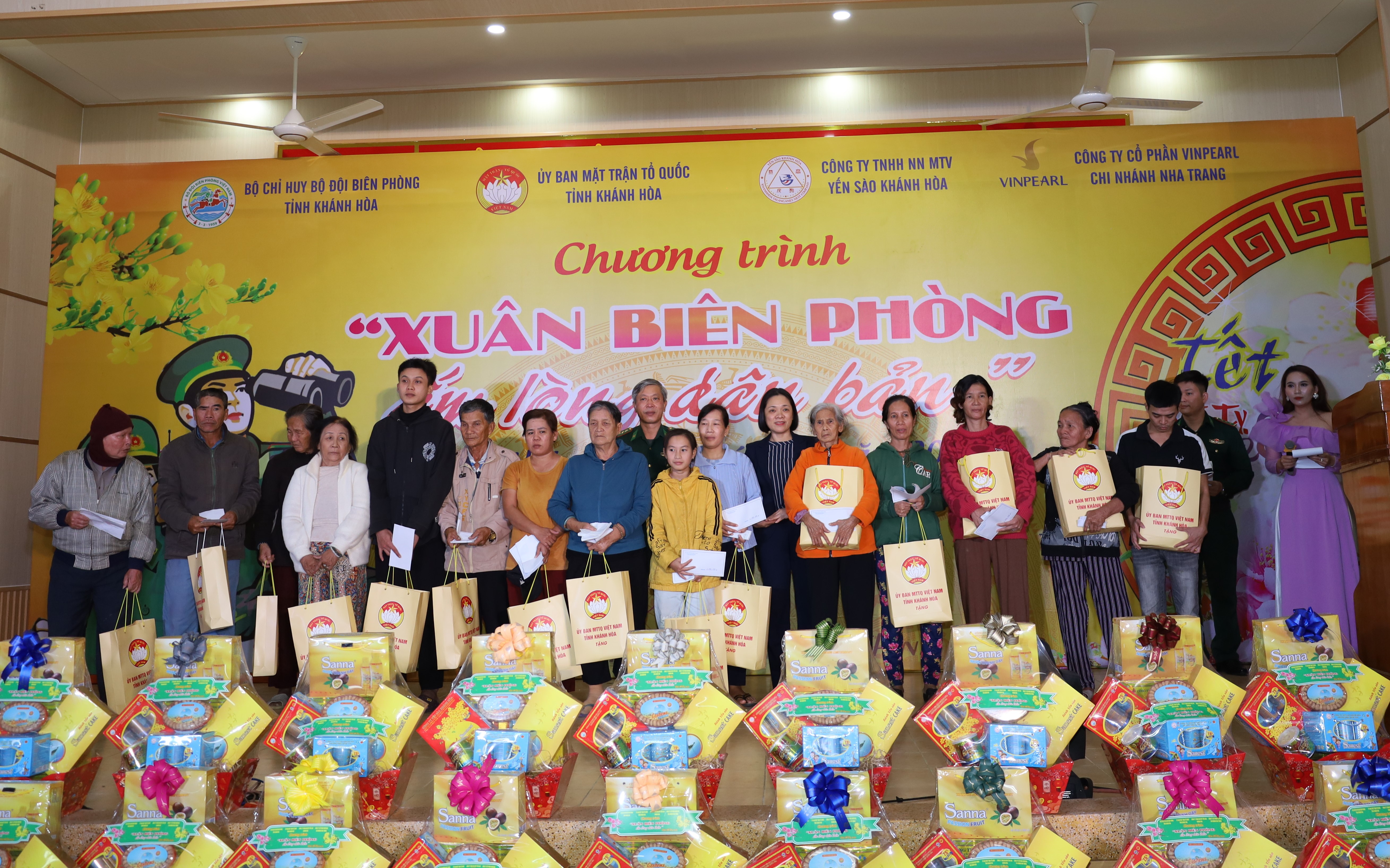 Xuân Biên phòng ấm lòng dân biển 