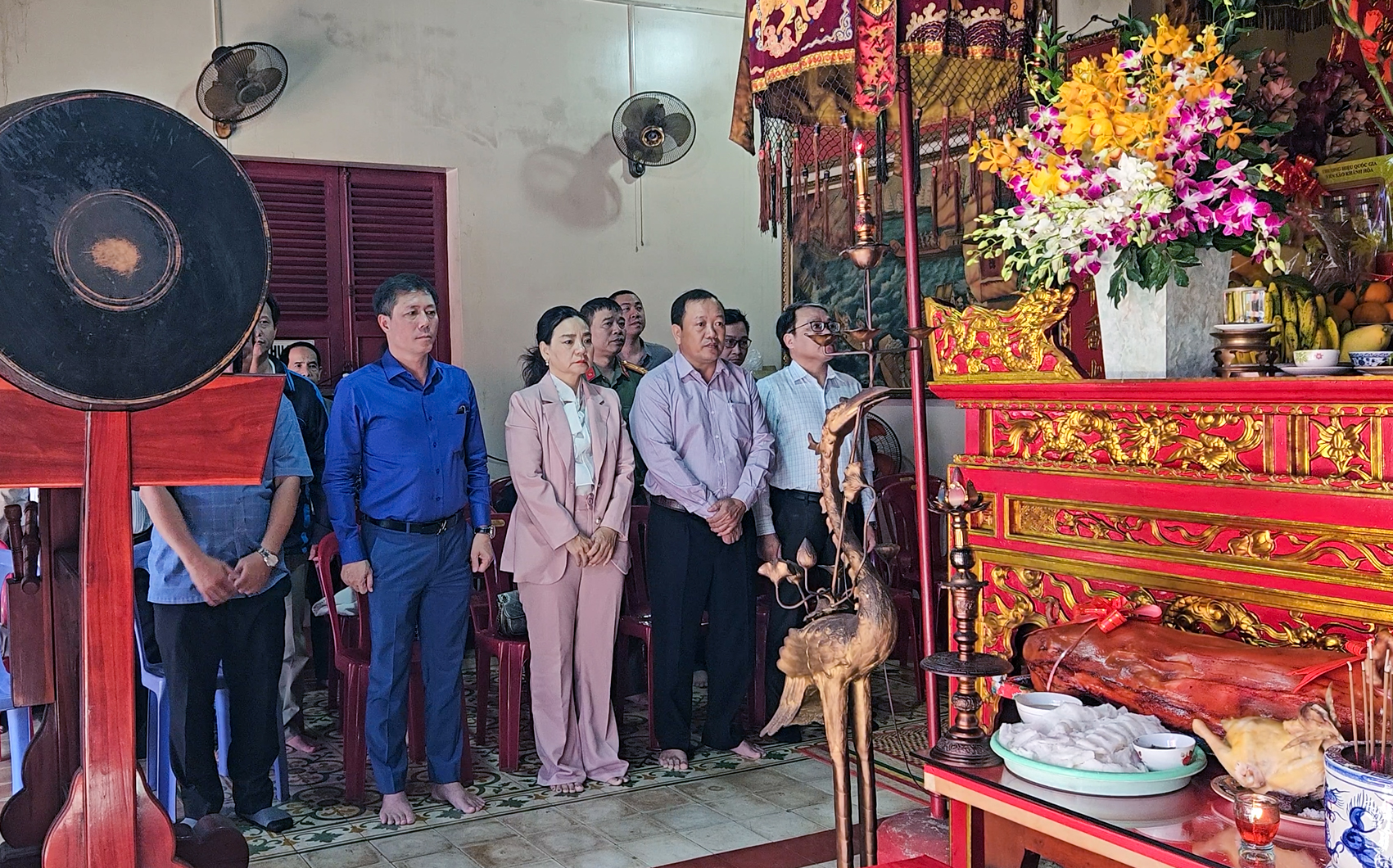 Local authorities and units showing gratitude to General Tran Hung Dao 

