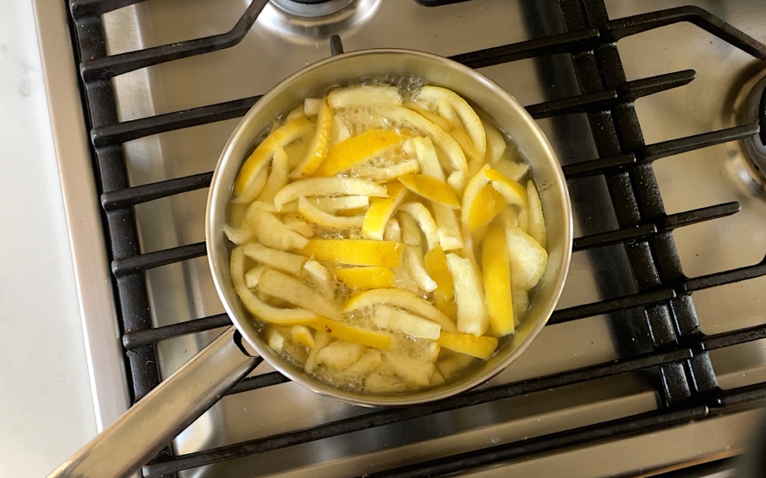 6 lợi ích cơ thể nhận được khi uống nước vỏ chanh đun sôi