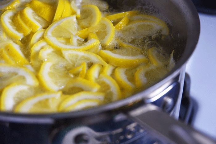 Uống nước vỏ chanh có thể giúp quá trình trao đổi chất diễn ra hiệu quả hơn (Ảnh: ST)