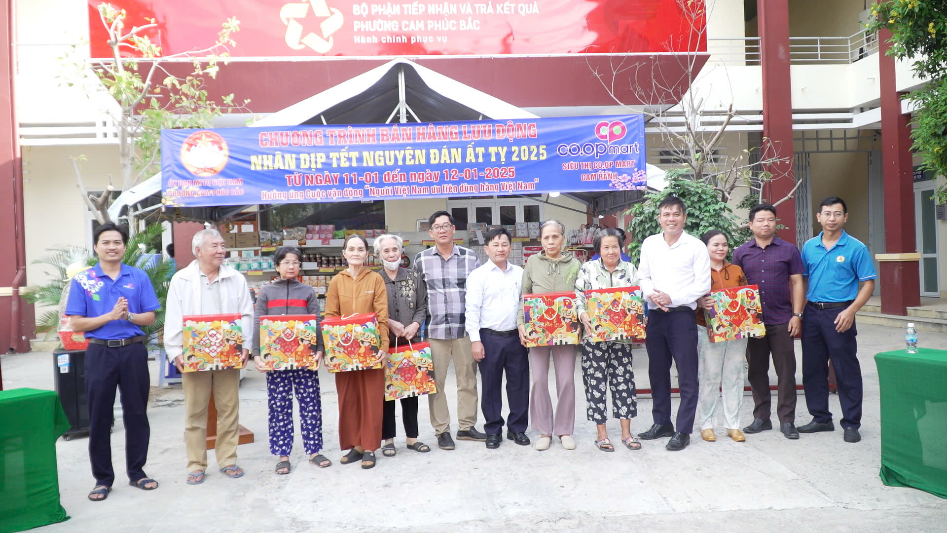 Tổ chức chương trình “Người Việt Nam ưu tiên dùng hàng Việt Nam” tại phường Cam Phúc Bắc