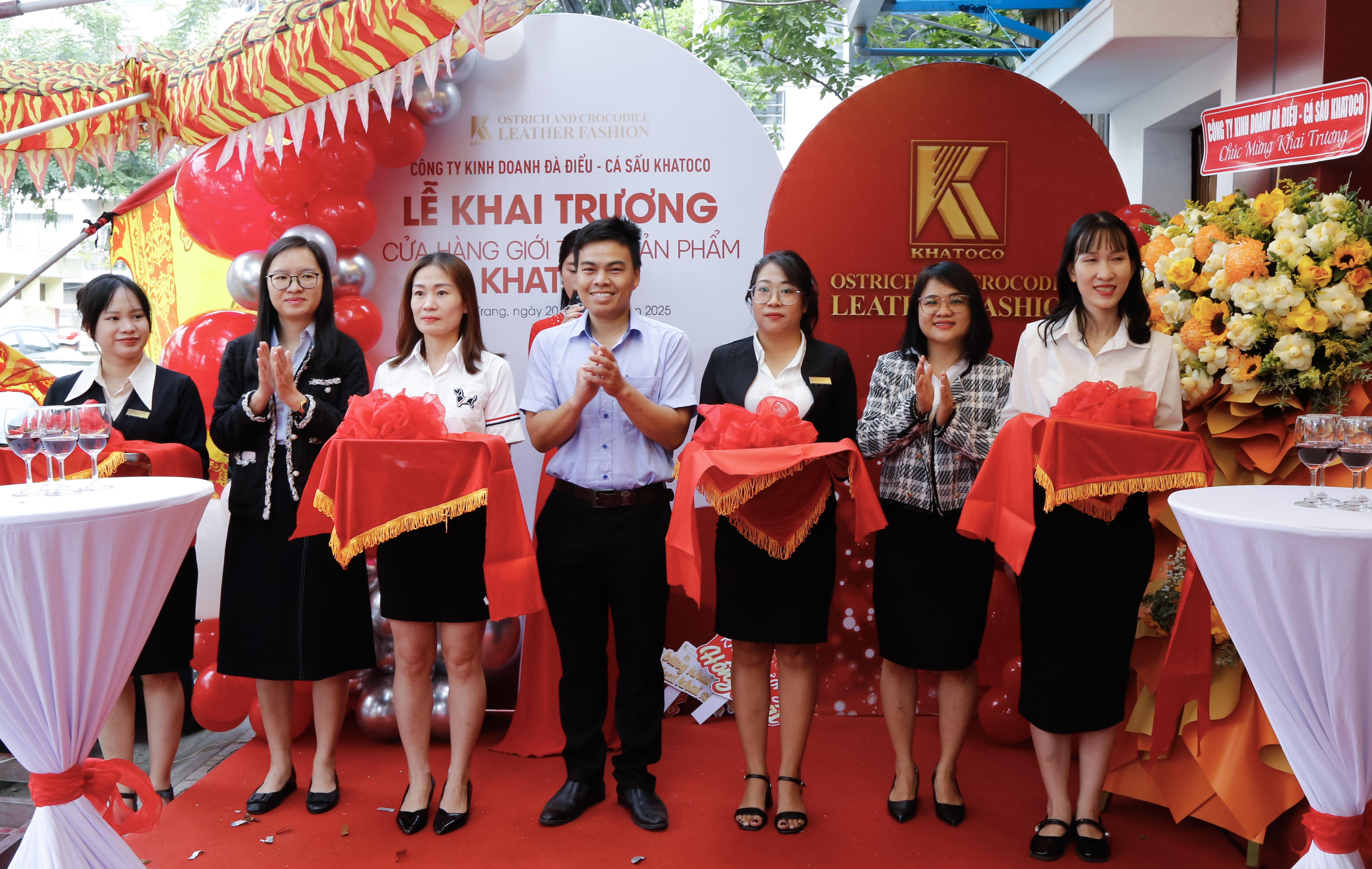 Khai trương cửa hàng giới thiệu sản phẩm thời trang da đà điểu, cá sấu Khatoco tại số 47 Quang Trung, TP. Nha Trang