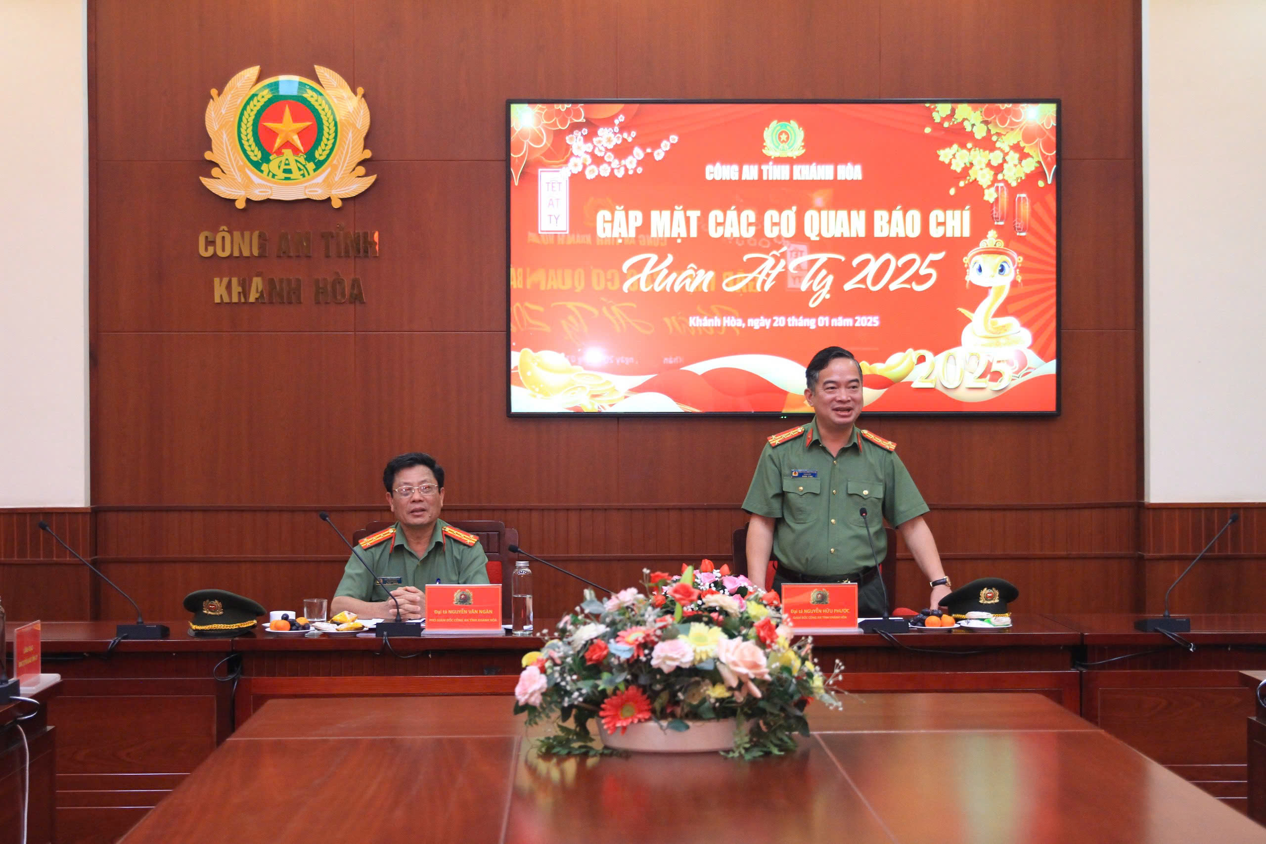 Đại tá Nguyễn Hữu Phước phát biểu tại buổi gặp mặt