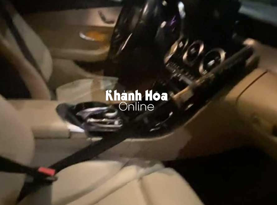 Thu giữ thanh kiếm của người đàn ông dùng đe dọa nhân viên chăm sóc công viên bờ biển