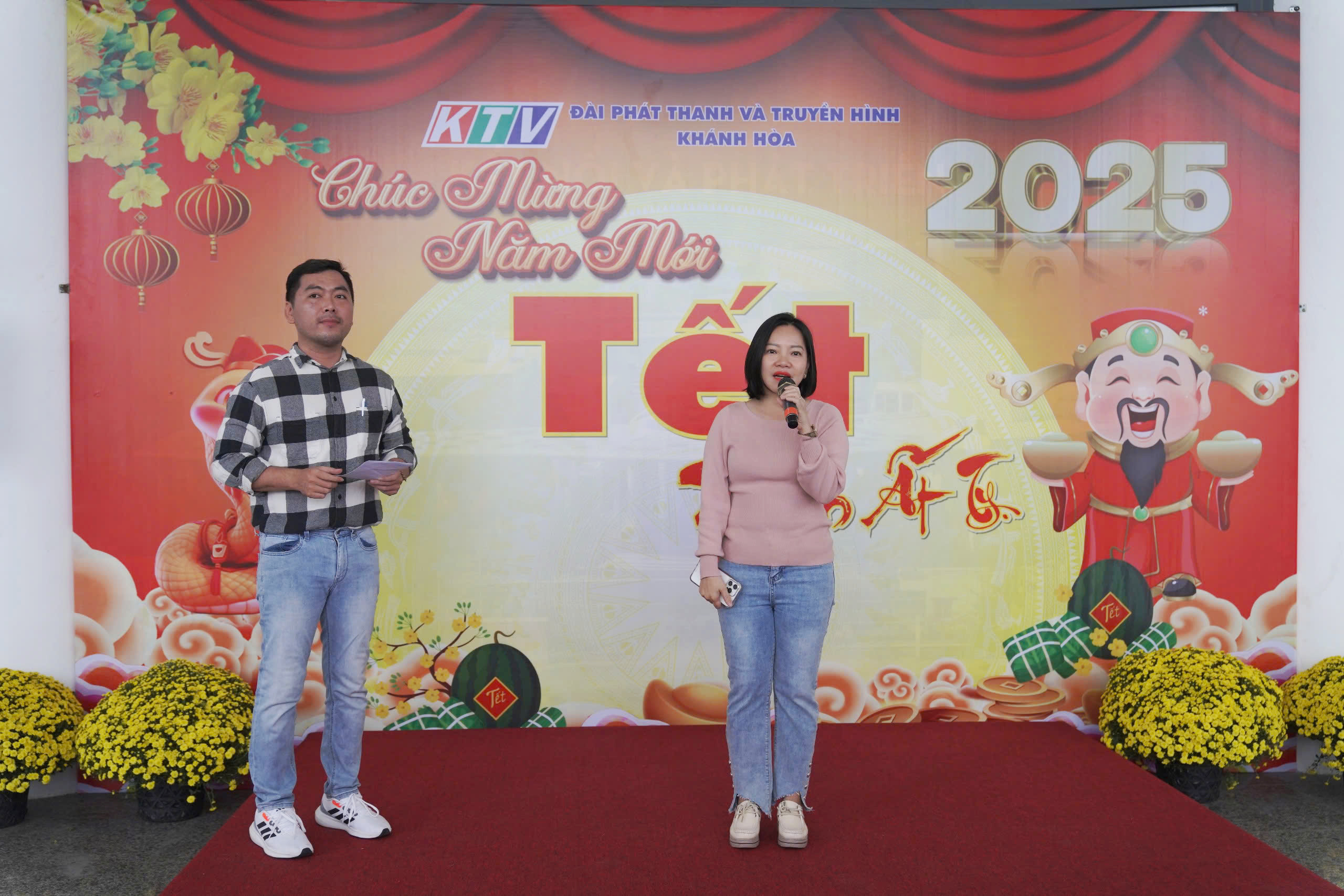 Bà Thái Thị Lệ Hằng phát biểu khai mạc Hội thi