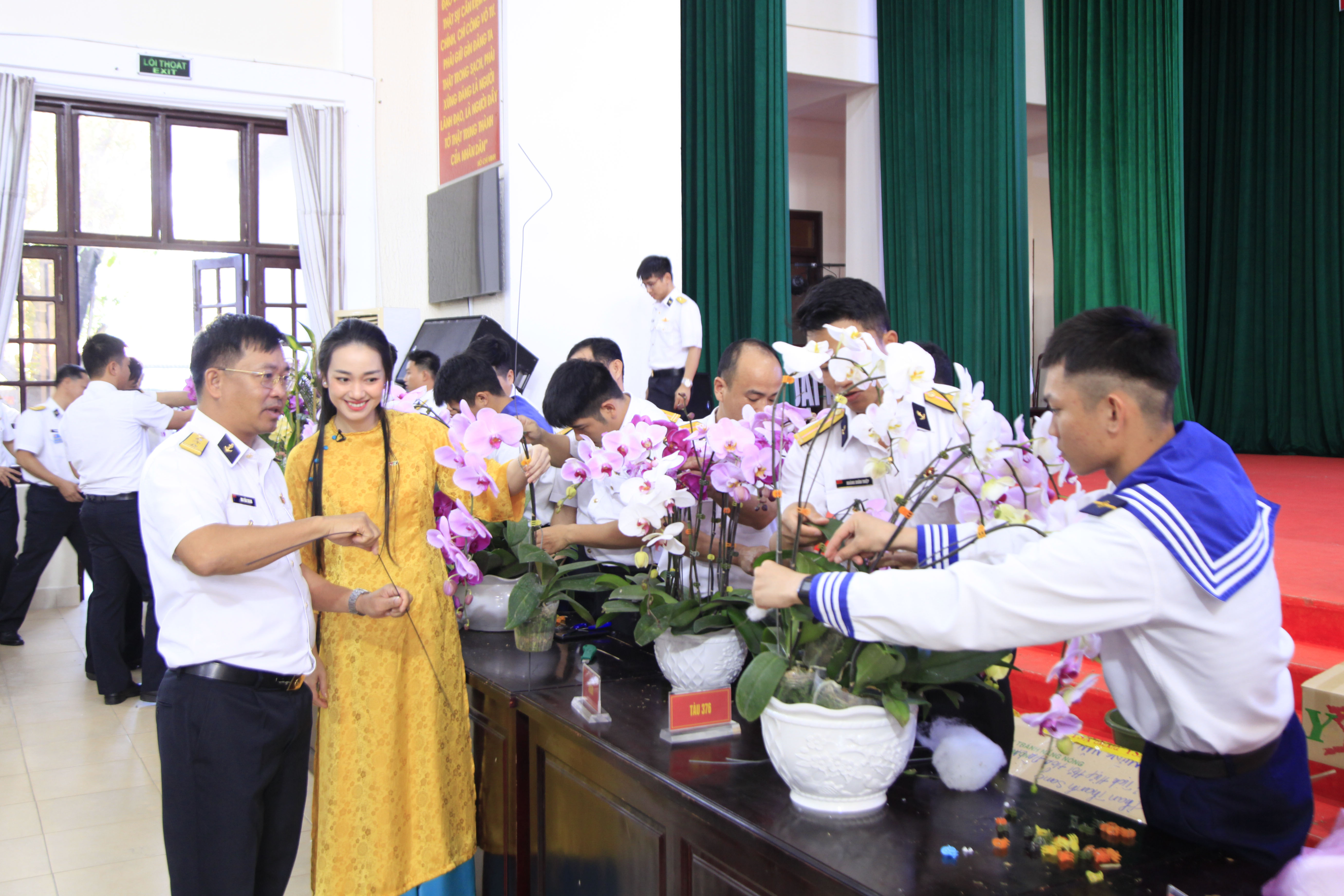  Lữ đoàn 162 Vùng 4 Hải quân: Sôi nổi hội thi cắm hoa “Sắc xuân trên những chiến hạm”