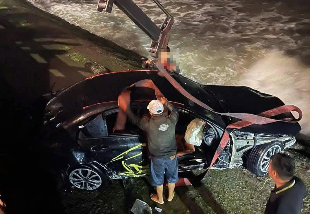 Chuyển hồ sơ vụ xe Mercedes 4 chỗ lao xuống biển Nha Trang lên Cơ quan điều tra