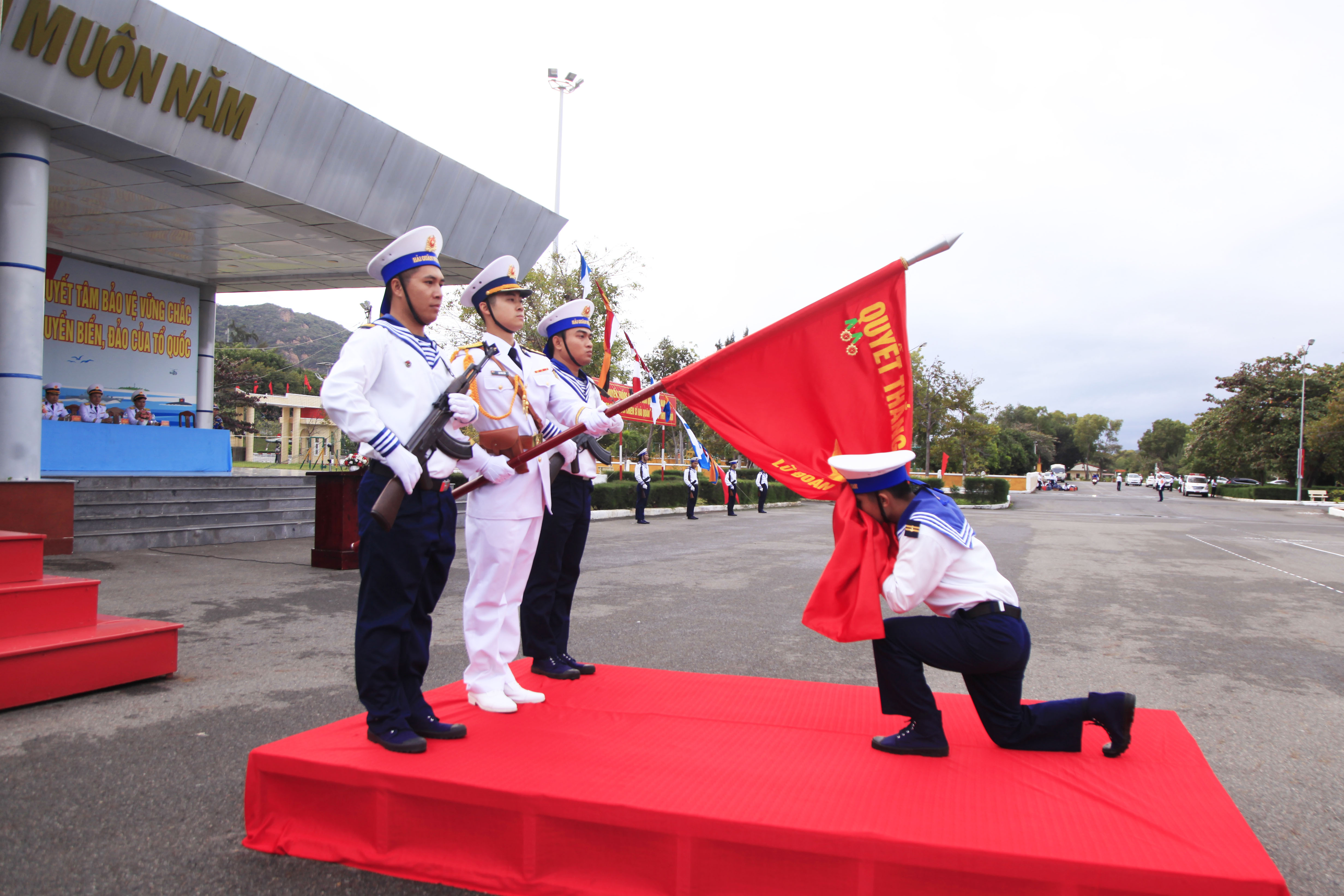 Vùng 4 Hải quân tiễn hạ sĩ quan, chiến sĩ hoàn thành nghĩa vụ quân sự năm 2025