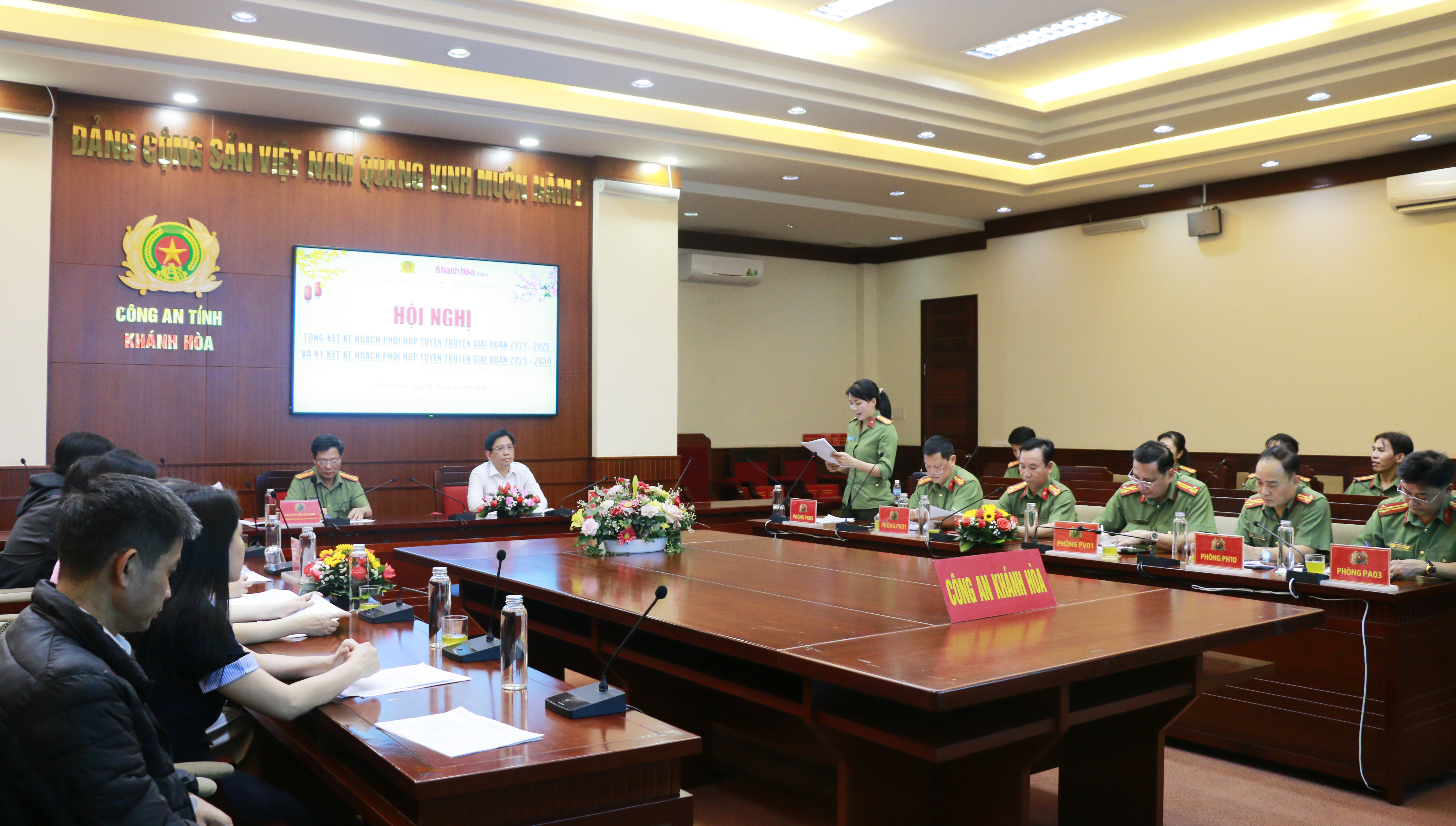 Các đại biểu tham dự hội nghị