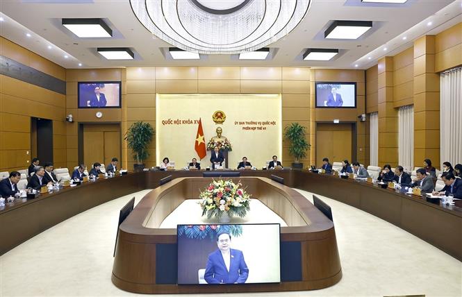 Phiên họp thứ 41: Bám sát tinh thần đổi mới tư duy lập pháp