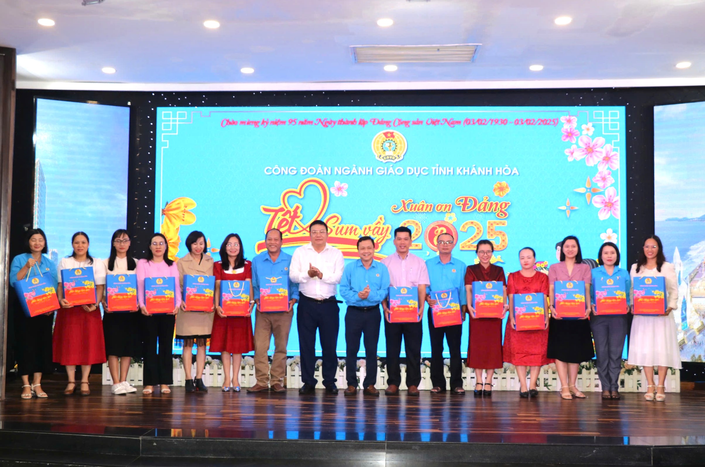 Công đoàn Ngành Giáo dục tỉnh: Sơ kết học kỳ 1 và tổ chức “Tết Sum vầy - Xuân ơn Đảng”