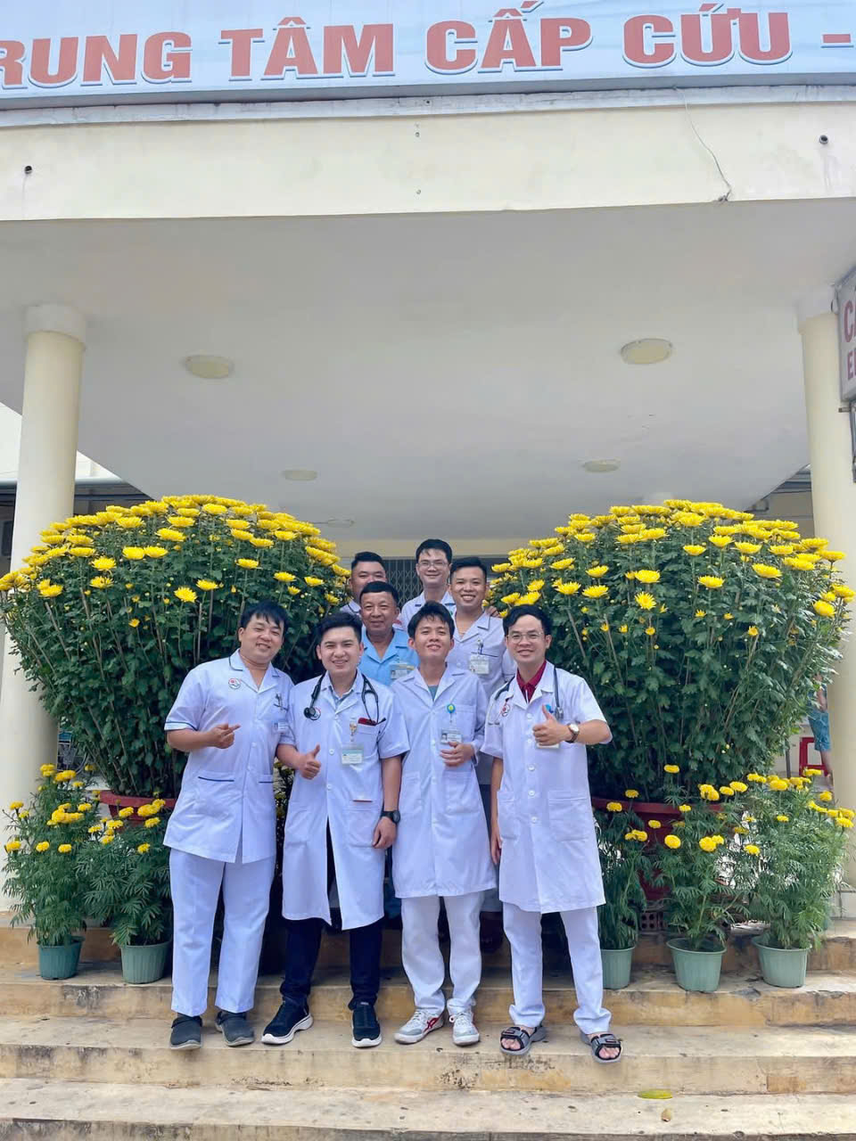 Đội ngũ y, bác sĩ Trung tâm Cấp cứu 115 trong ca trực mùng 1 Tết.