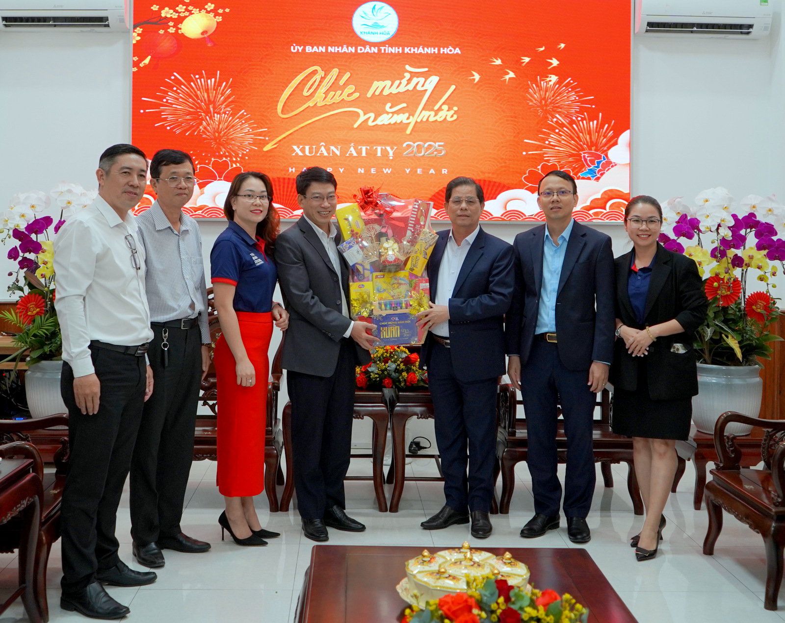 Chủ tịch UBND tỉnh Nguyễn Tấn Tuân tiếp lãnh đạo Trường Đại học Thái Bình Dương đến thăm, chúc Tết