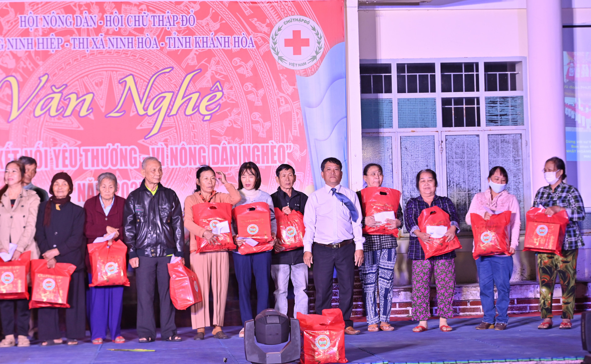 Ninh Hòa: Hội Nông dân phường Ninh Hiệp tổ chức đêm văn nghệ “Kết nối yêu thương - Vì nông dân nghèo”