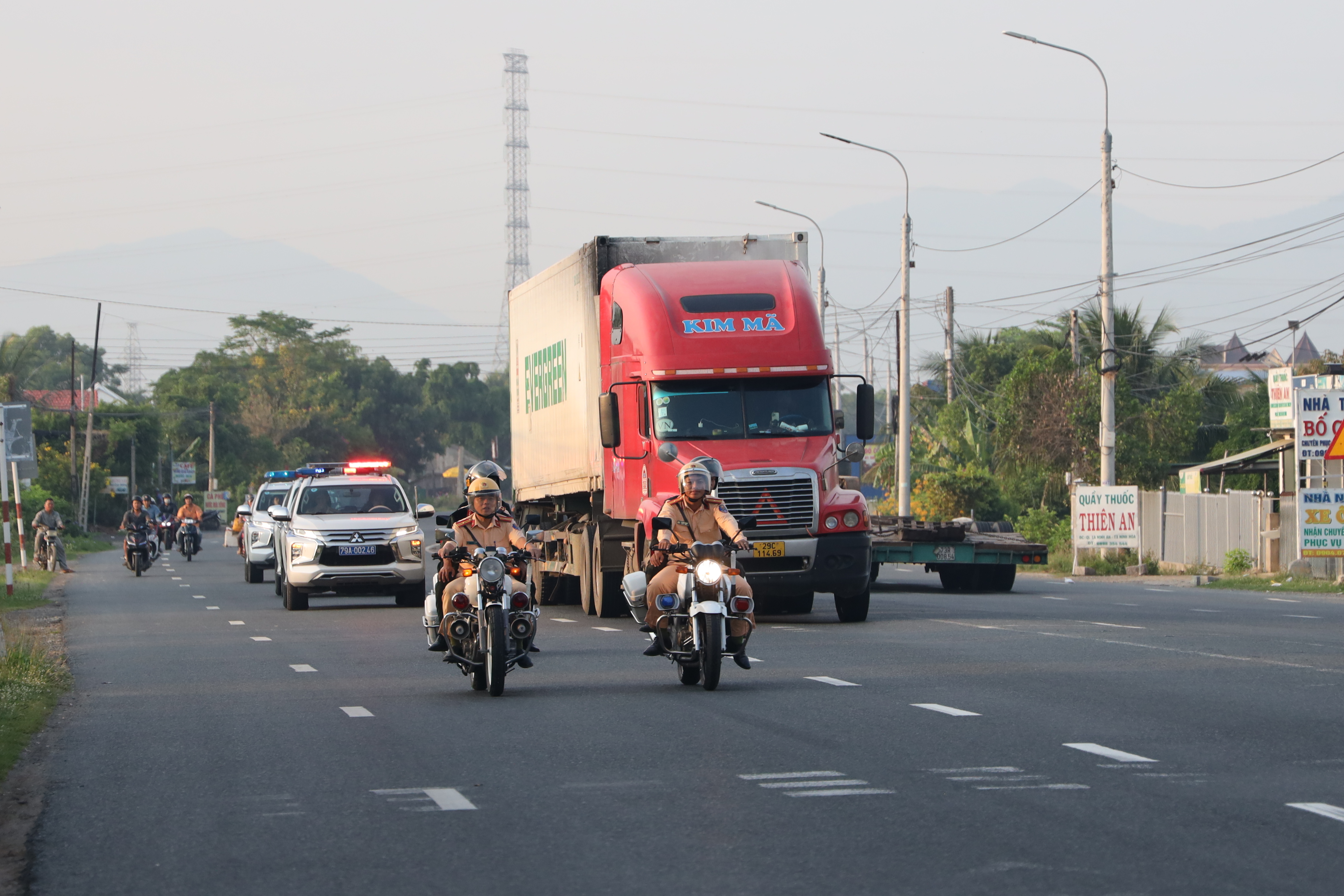 Đảm bảo trật tự an toàn giao thông trong dịp Tết Nguyên đán Ất Tỵ và lễ hội Xuân năm 2025