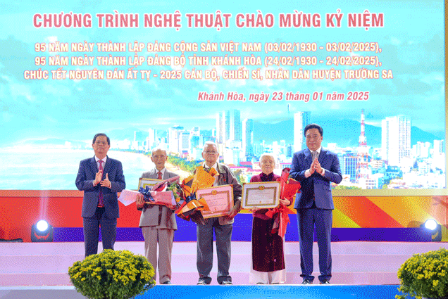 Podcast: Bản tin ngày 24-1