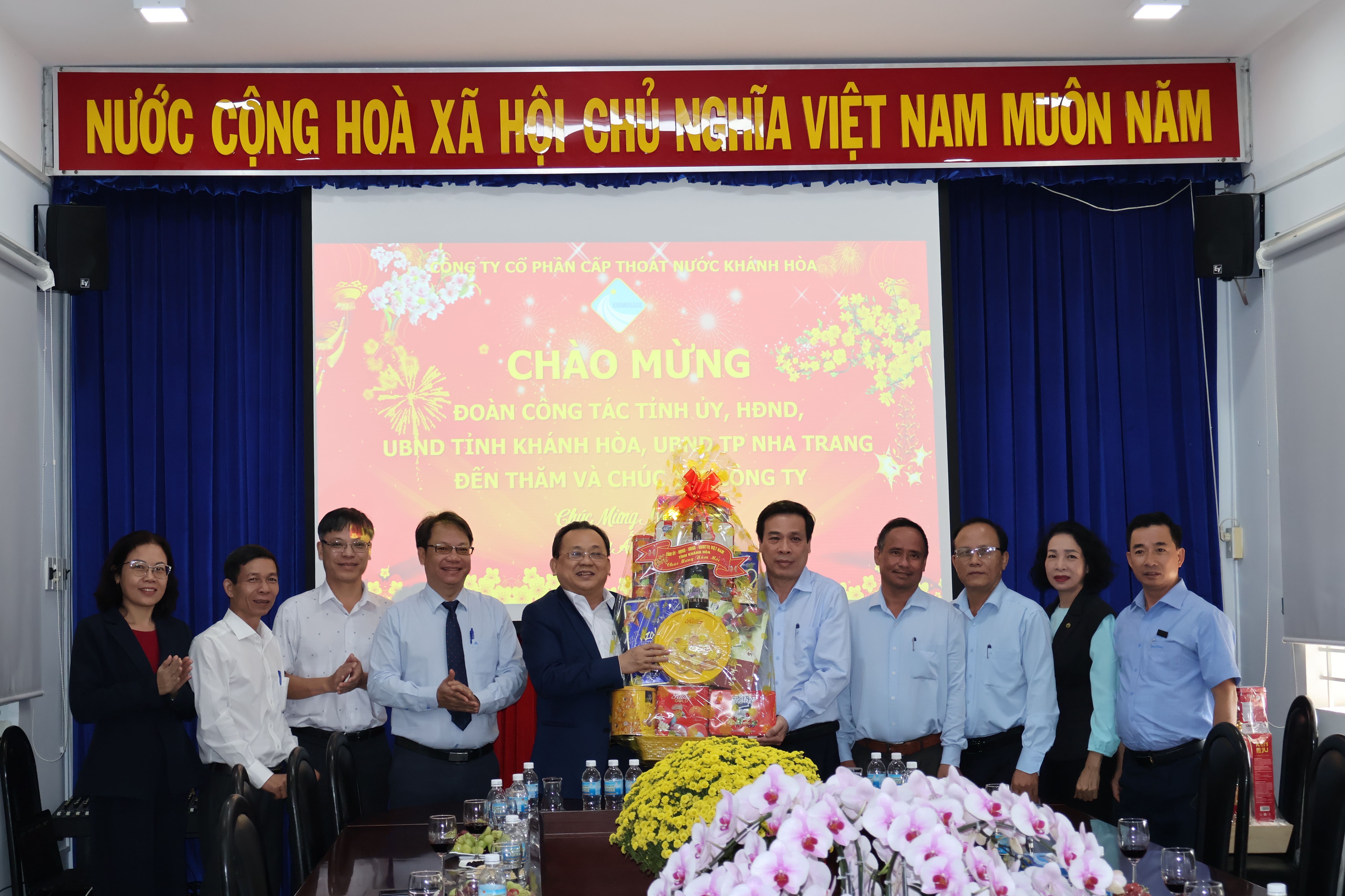 Phó Chủ tịch Thường trực UBND tỉnh Lê Hữu Hoàng thăm, chúc Tết các đơn vị doanh nghiệp