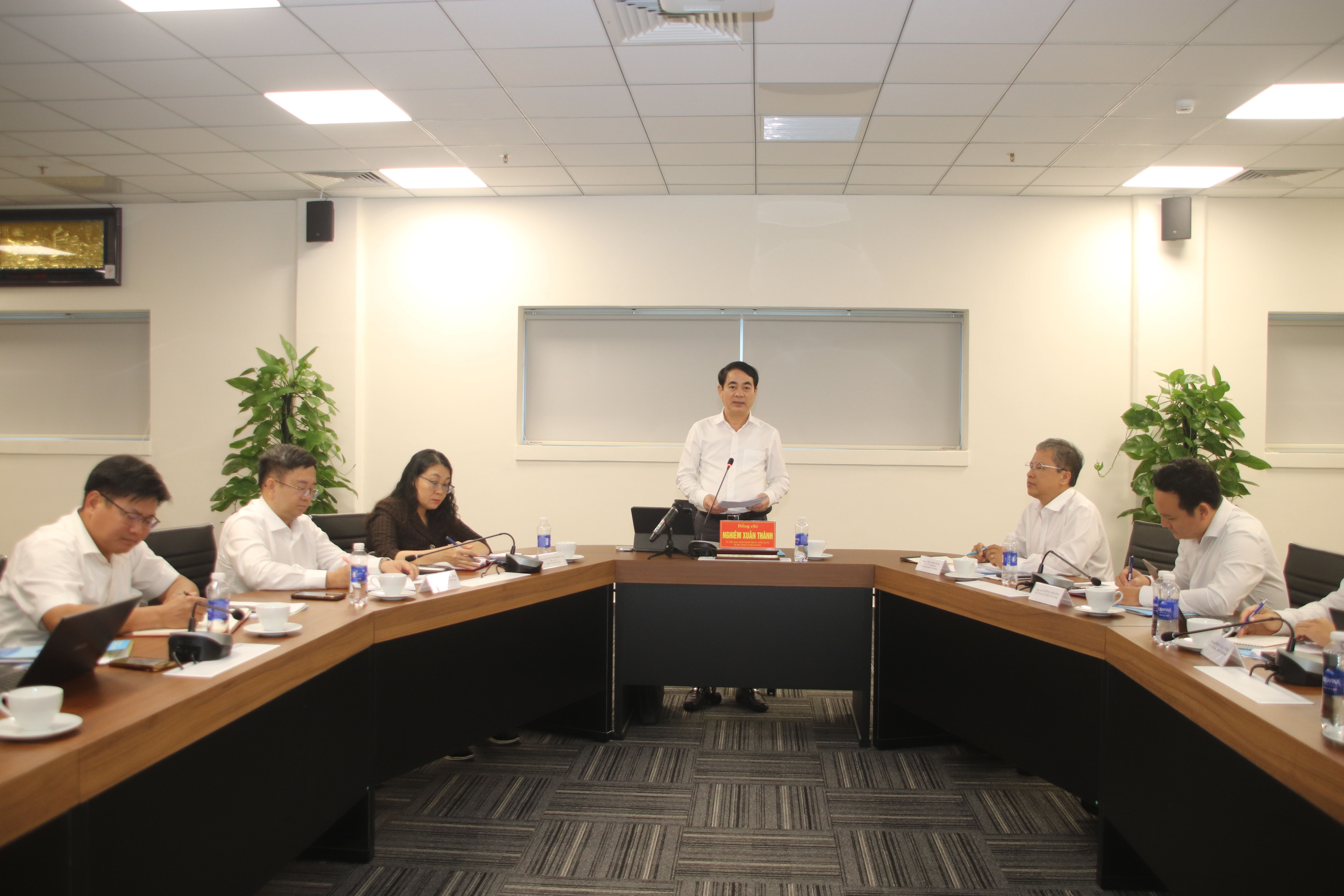 Bí thư Tỉnh ủy Nghiêm Xuân Thành làm việc tại Khu kinh tế Vân Phong