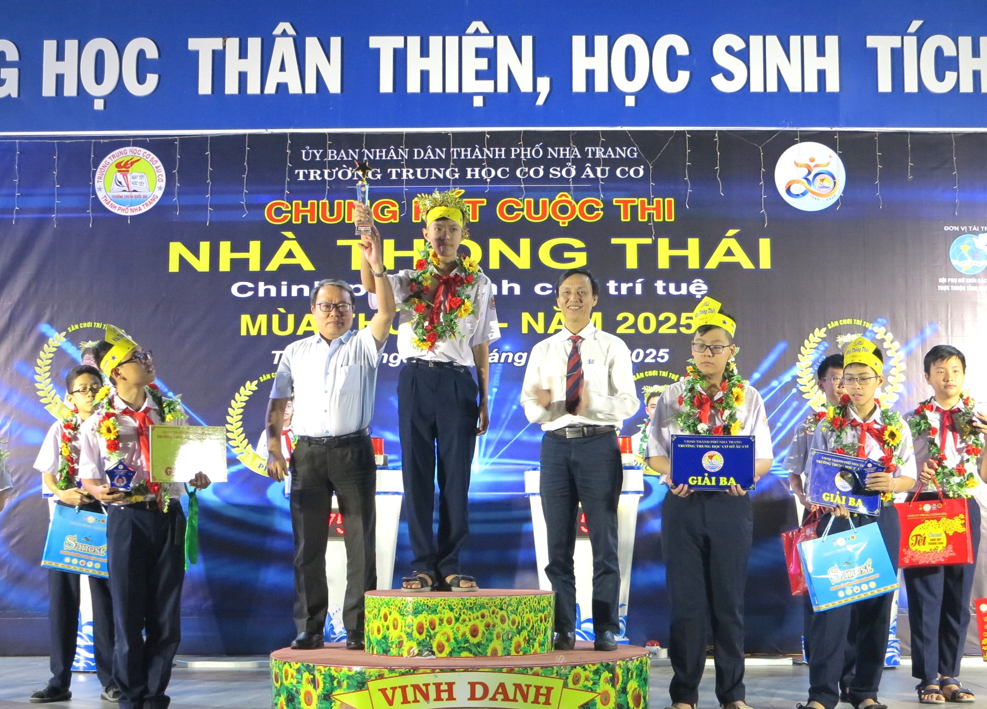 Trường THCS Âu Cơ tổ chức vòng chung kết cuộc thi “Nhà thông thái”