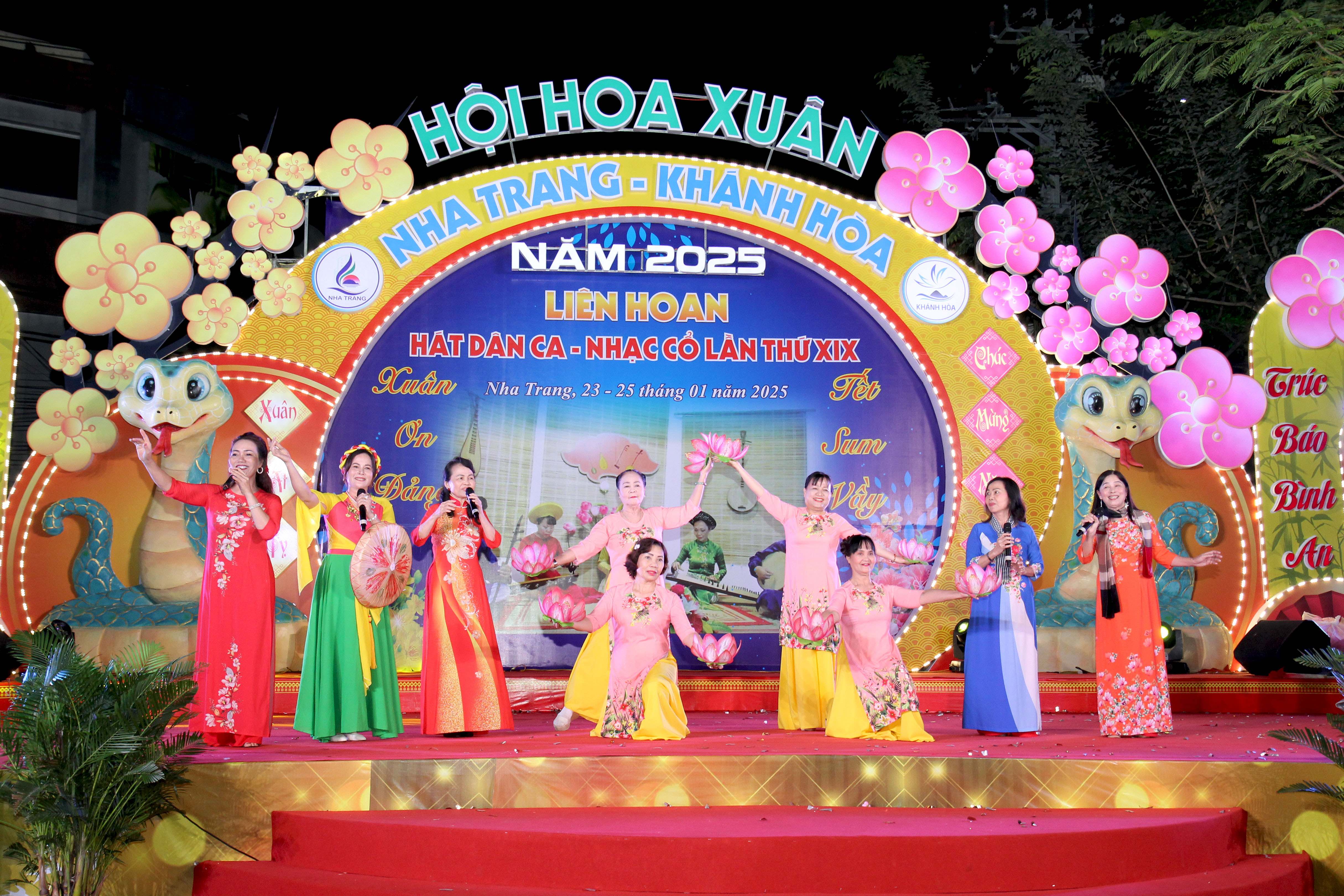 Khai mạc Liên hoan dân ca - nhạc cổ TP. Nha Trang lần thứ XIX