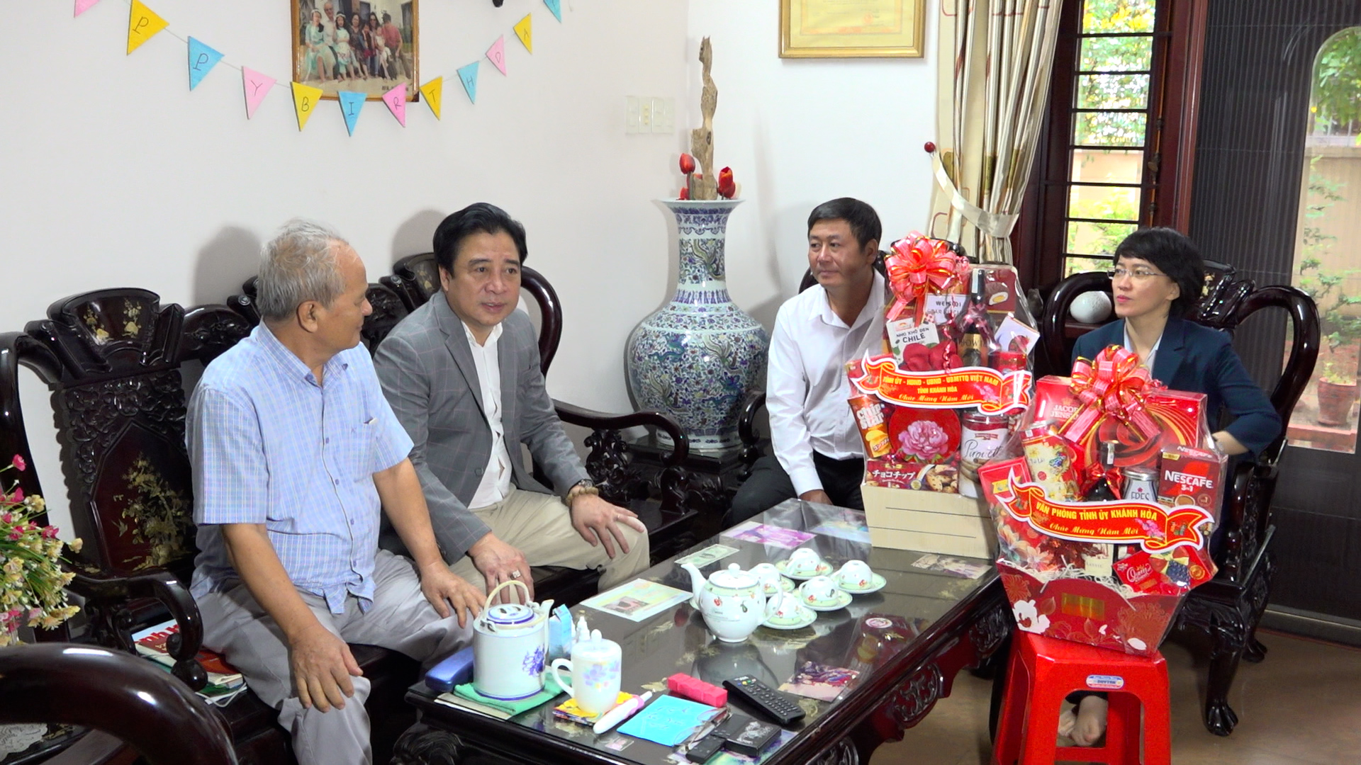 VIDEO: Phó Bí thư Thường trực Tỉnh ủy Nguyễn Khắc Toàn thăm gia đình các cán bộ nguyên lãnh đạo tỉnh qua các thời kỳ