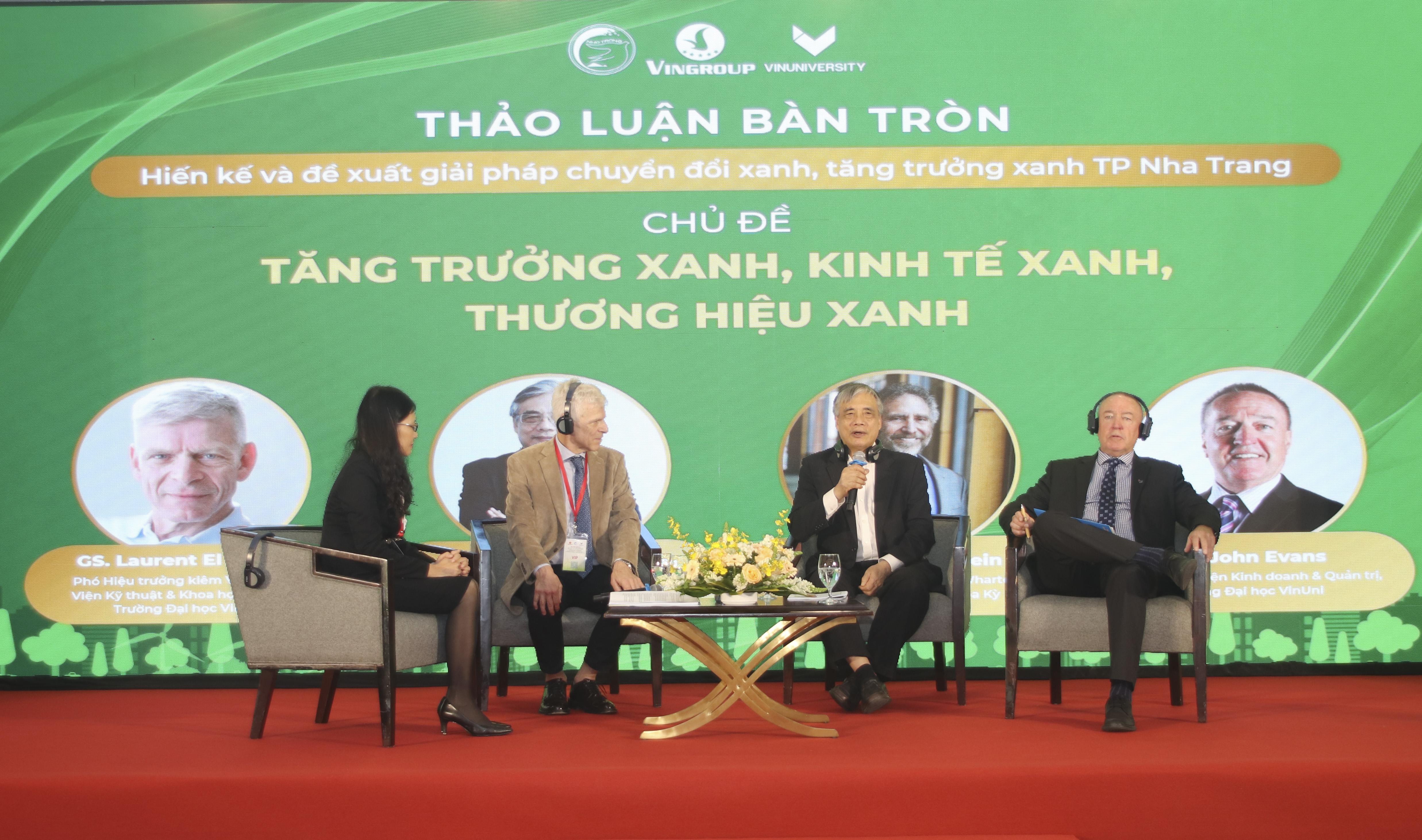 Thảo luận hiến kế tại Hội thảo về chuyển đổi xanh của Nha Trang.