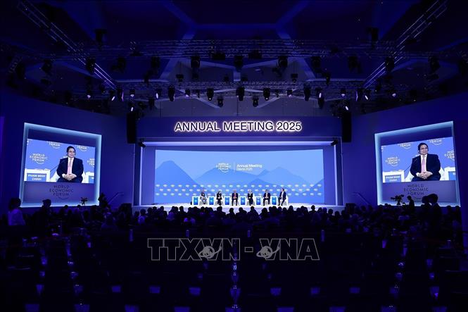 Phiên thảo luận toàn thể với chủ đề “ASEAN: Gắn kết để vươn xa. Ảnh: Dương Giang/TTXVN