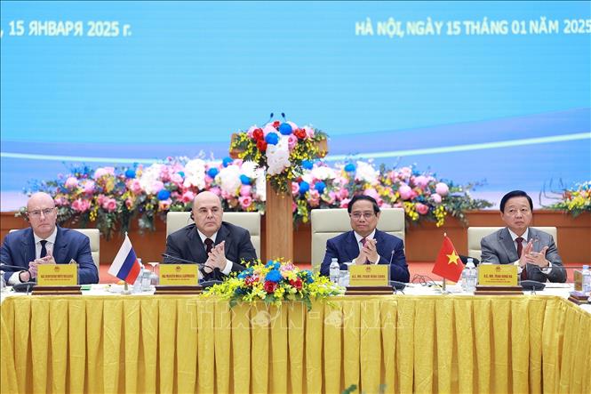 Thủ tướng Phạm Minh Chính và Thủ tướng Liên bang Nga Mikhail Mishustin đối thoại với doanh nghiệp