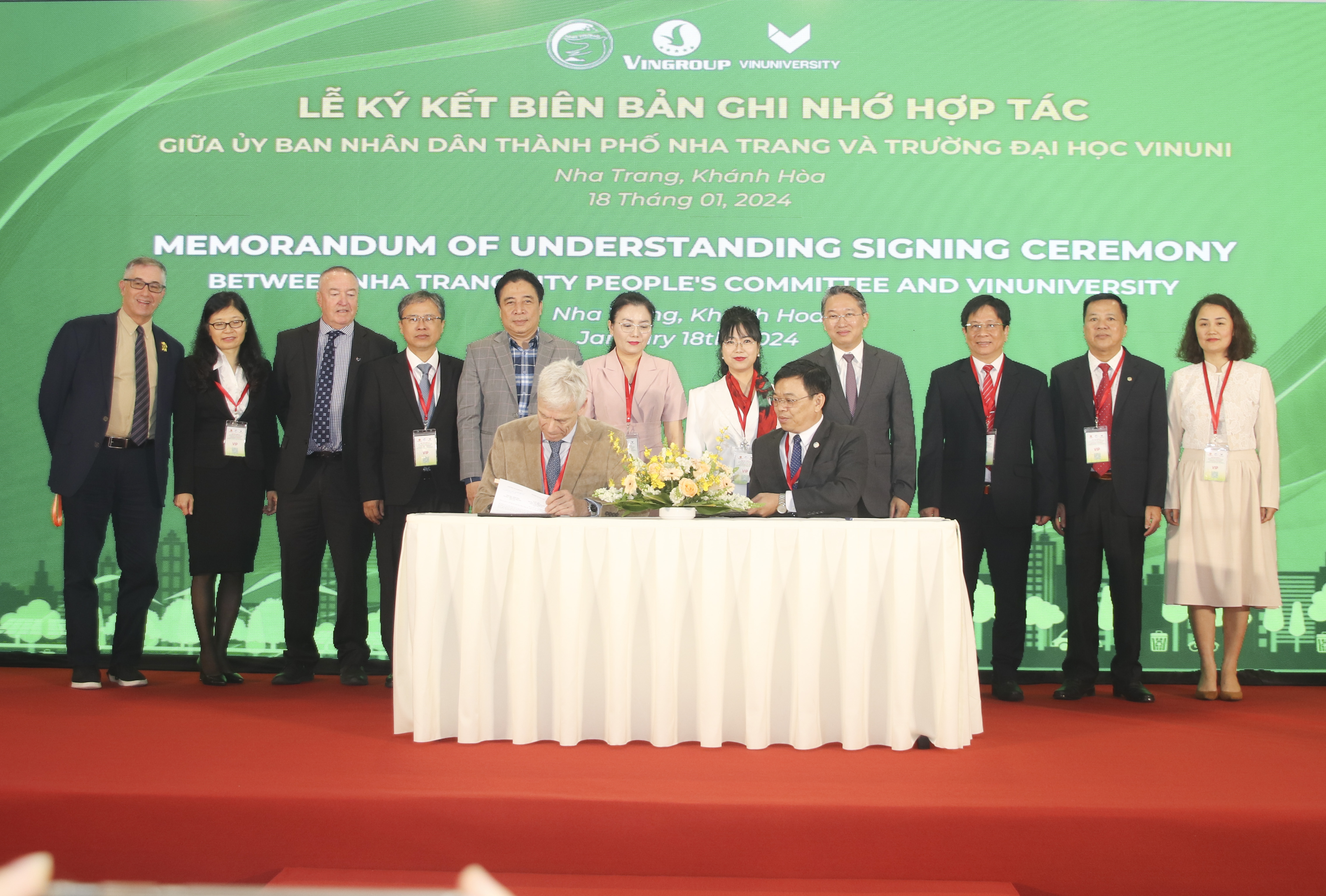 TP. Nha Trang ký kết hợp tác với Đại học VinUni về chuyển đổi xanh.