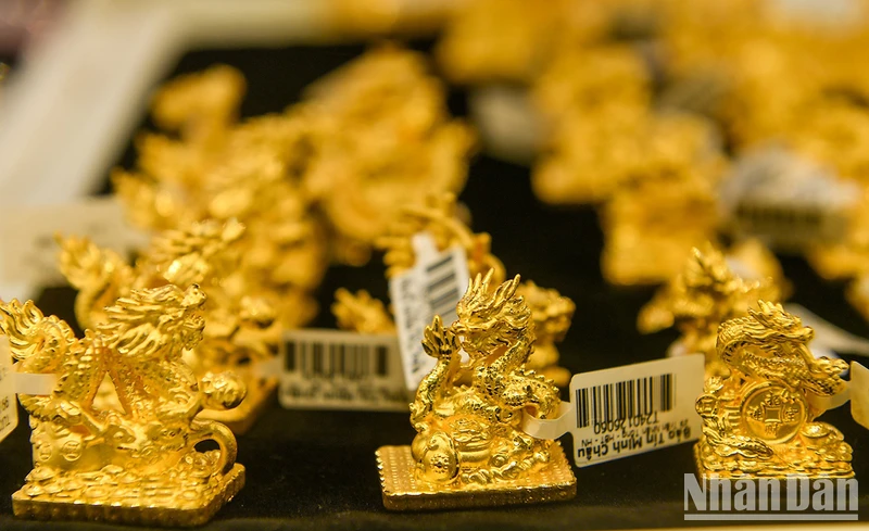 Giá vàng ngày 31/1: Giá vàng thế giới tăng lên mức đỉnh mới